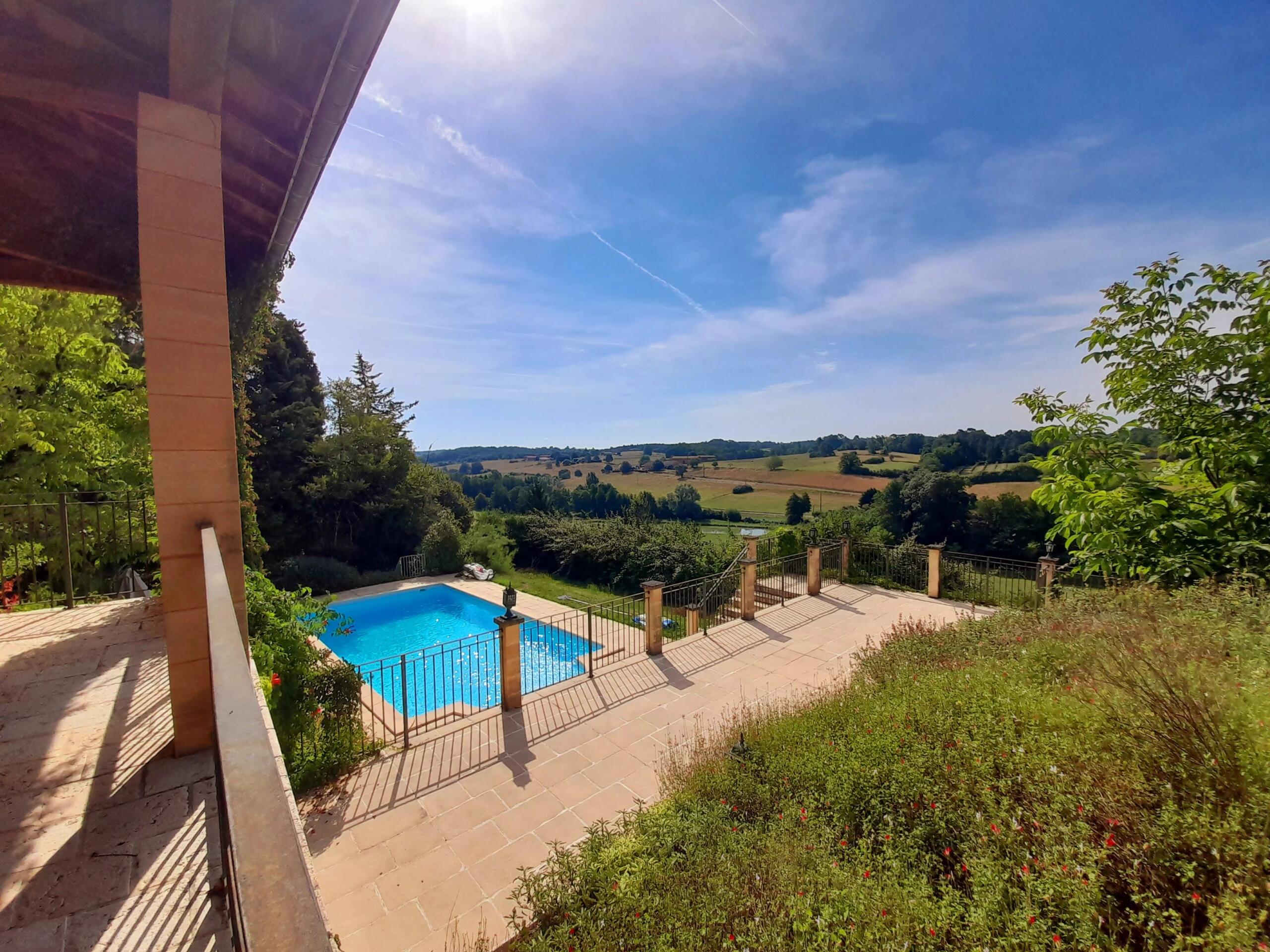 Charming Spacious Village Home with Pool and Panoramic Views, Walking Distance to Monpazier, Aquitaine – France – BVI81884
