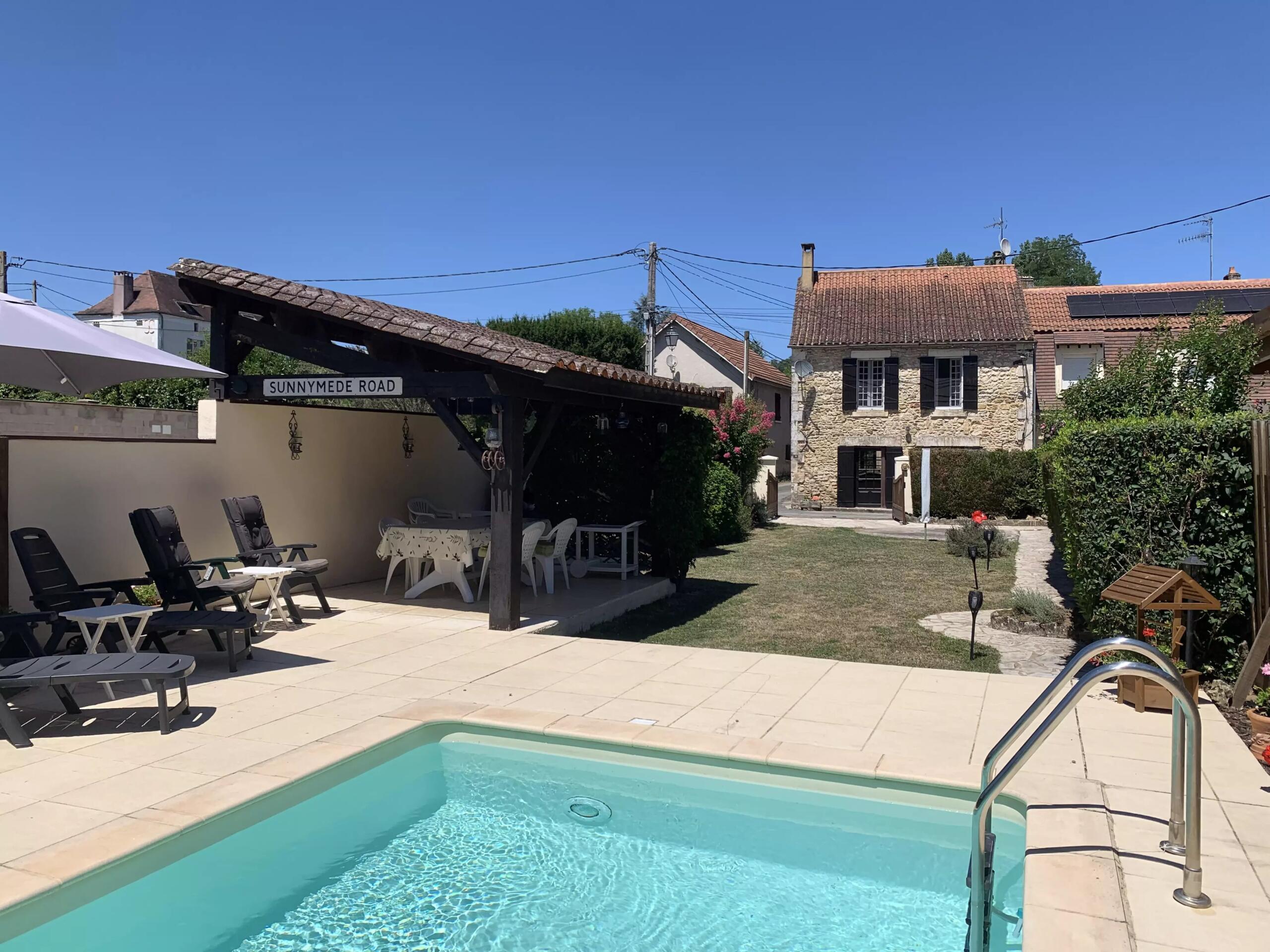 A well-presented village house within walking distance of the Dordogne river, Aquitaine – France – BVI81921