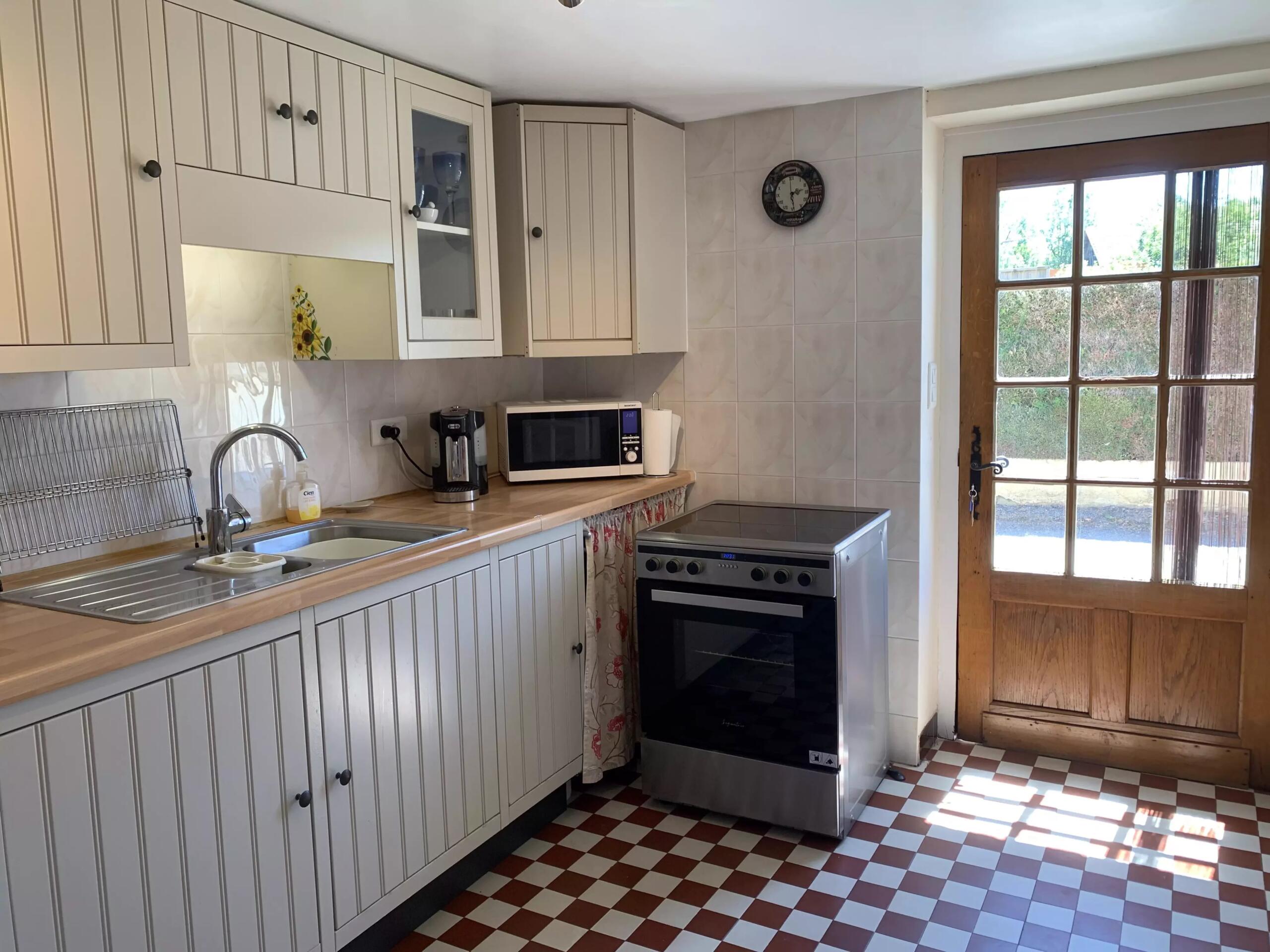 A well-presented village house within walking distance of the Dordogne river, Aquitaine – France – BVI81921