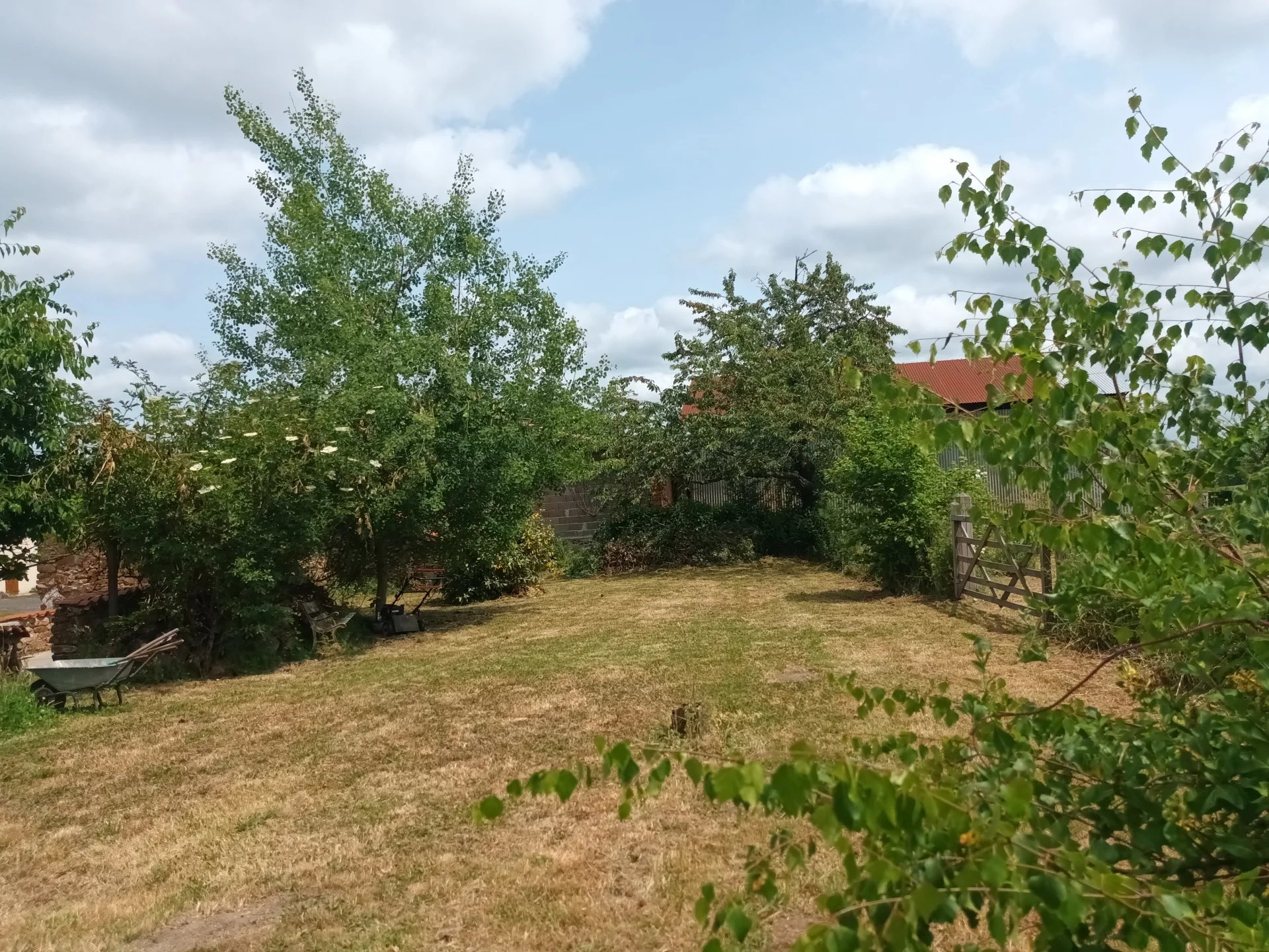 Charming 3-Bed Country Cottage with Barn and Fruit-Filled Garden, Limousin – France – BVI81305