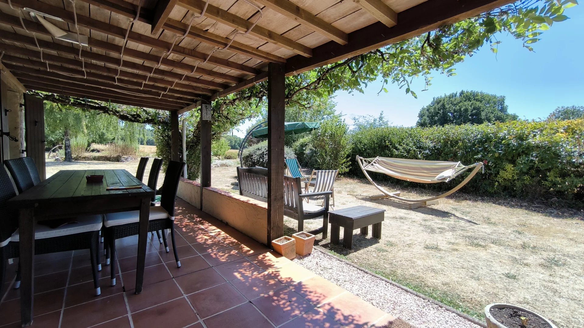 Beautiful Character 3 bedroom Property with Guest Annex and Stunning Countryside Views, Poitou-Charentes – France – BVI81998