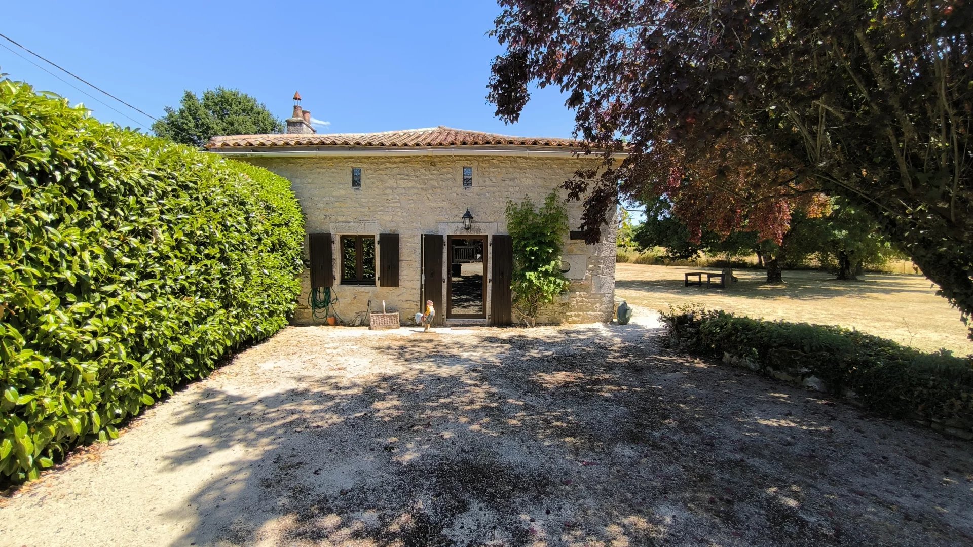Beautiful Character 3 bedroom Property with Guest Annex and Stunning Countryside Views, Poitou-Charentes – France – BVI81998