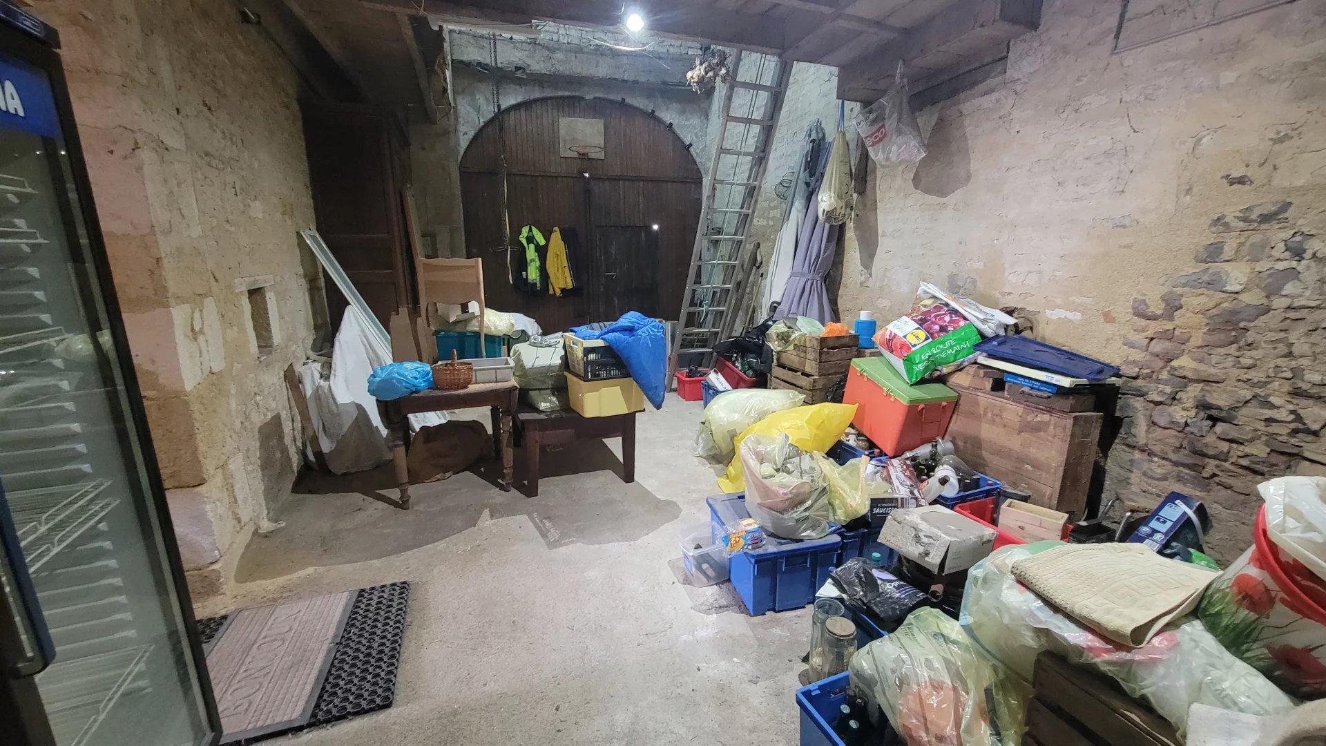 Property offering two houses and outbuildings, set in 1270 m² of land, Poitou-Charentes – France – BVI81872