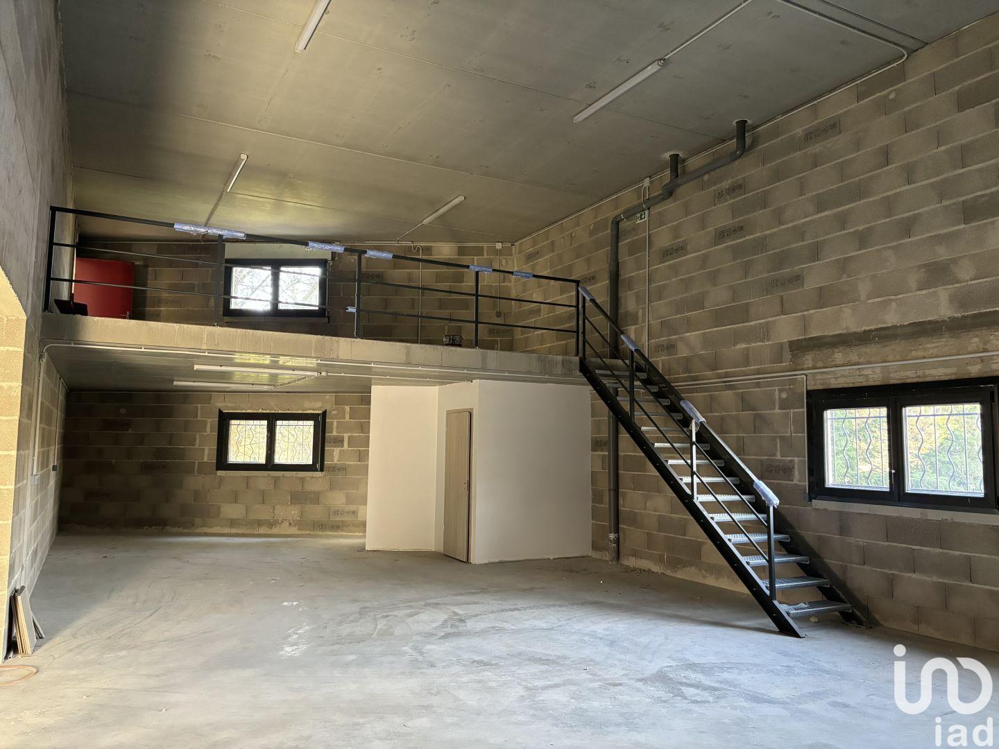 Local commercial in La Tour-de-Salvagny, FR – 1808451