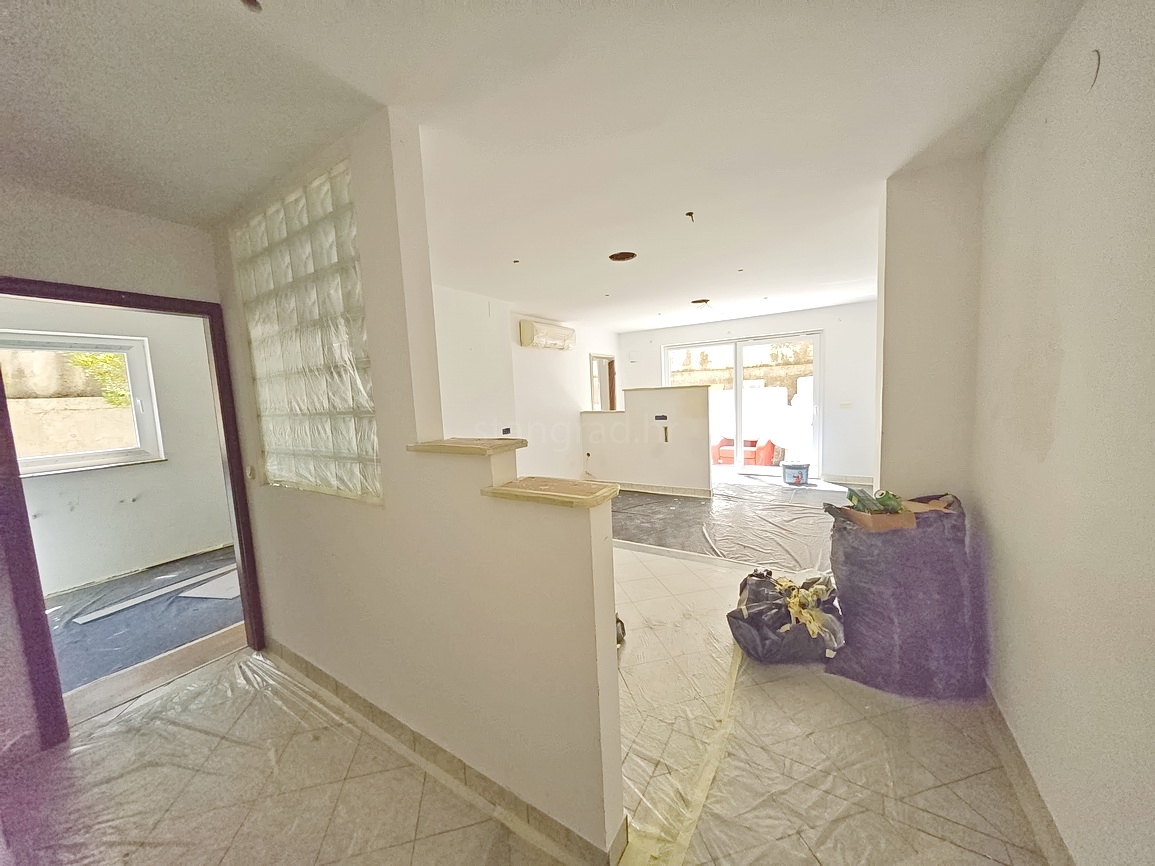 3 bedroom apartment in Omišalj, Croatia – 103456