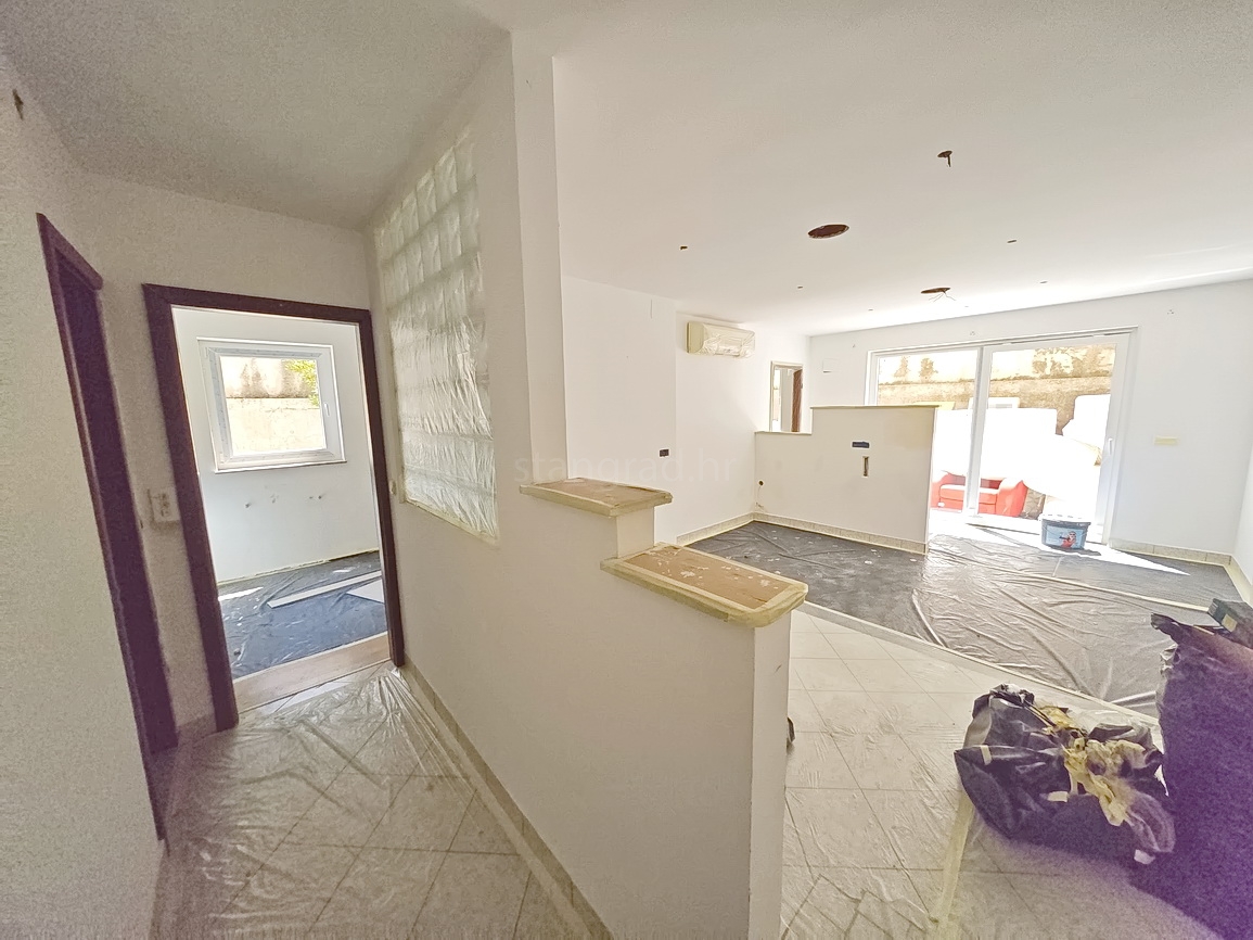 3 bedroom apartment in Omišalj, Croatia – 103456