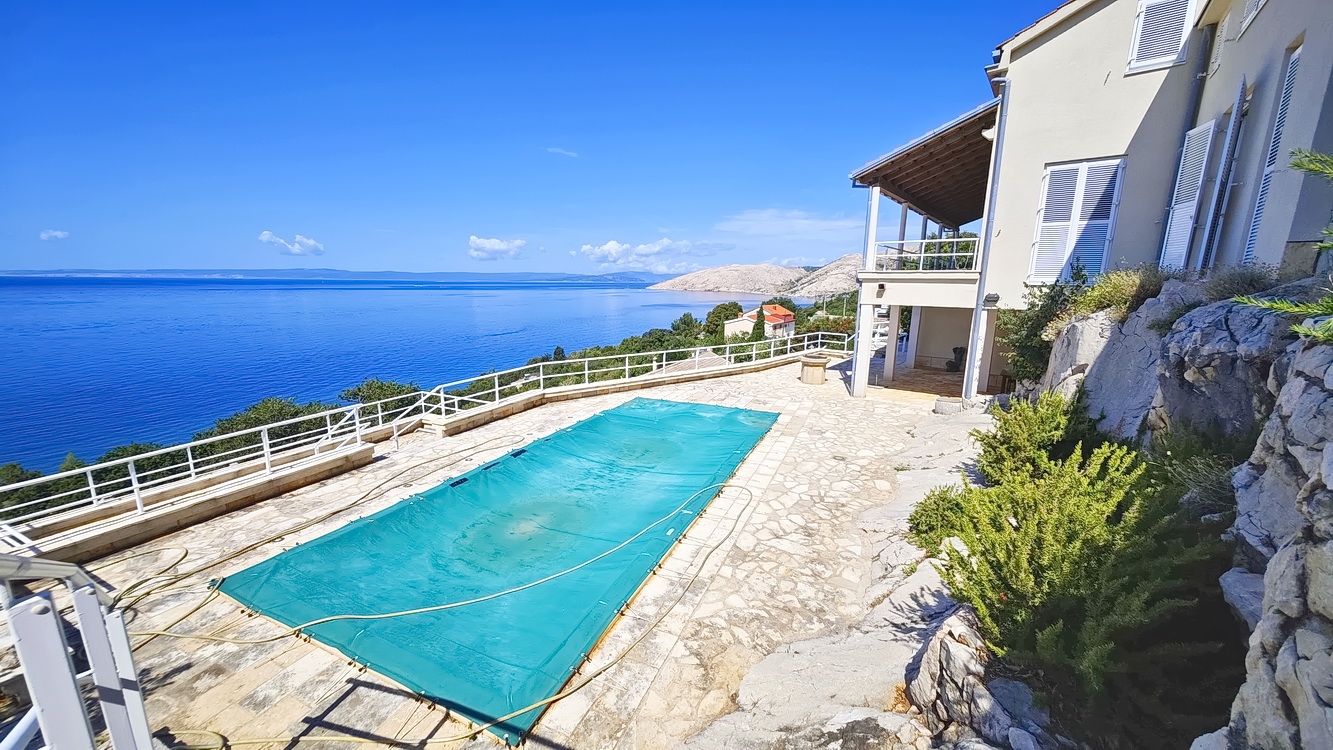 5 bedroom villa in Punat, Croatia – 103452