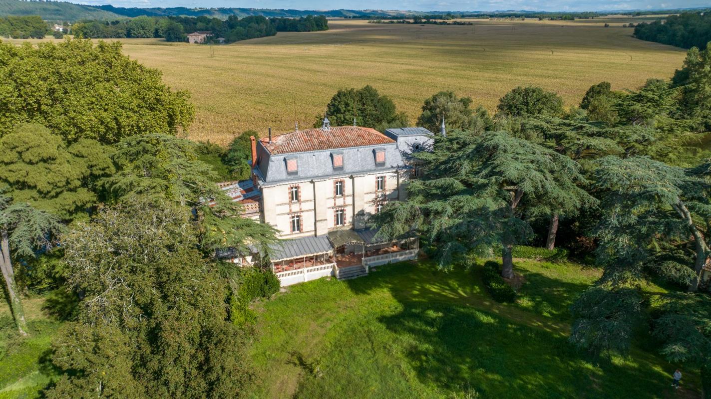 8 bedroom chateau in Calmont, Haute-Garonne, France – 028BDC24934B4A0F