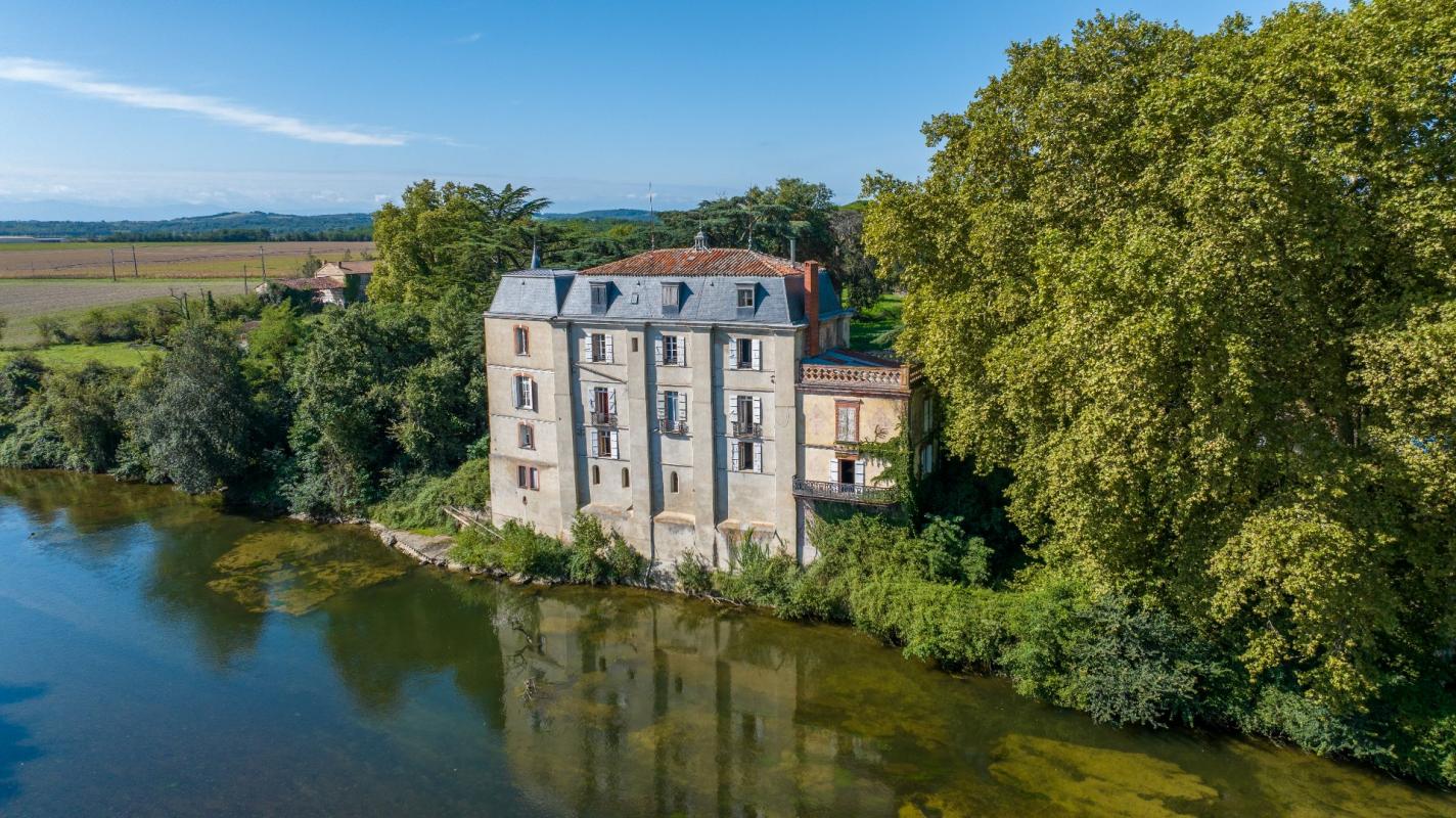 8 bedroom chateau in Calmont, Haute-Garonne, France – 028BDC24934B4A0F