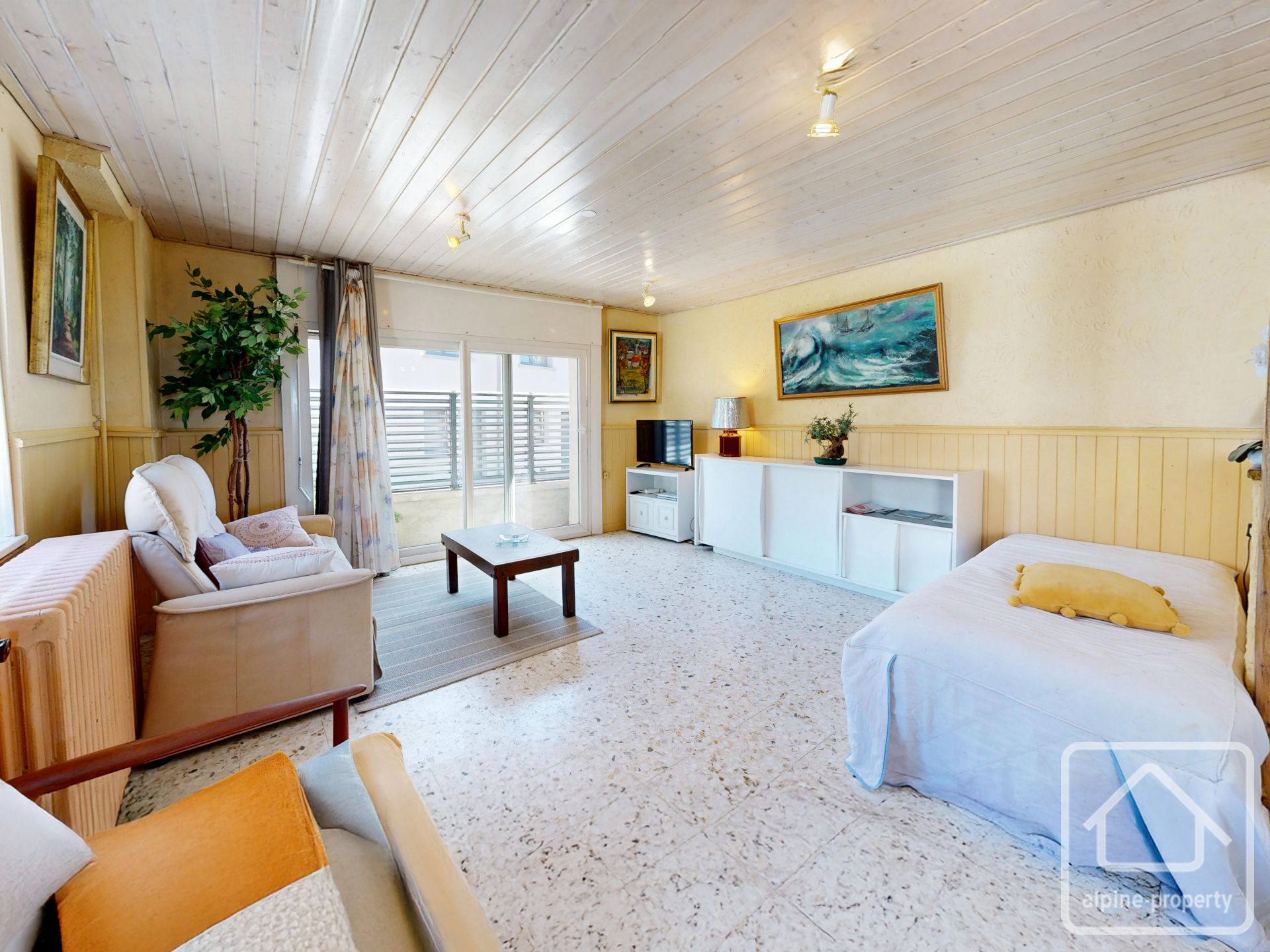 A Charming Village House With Character Divided Into Three Apartments. – MAISONGLIERE