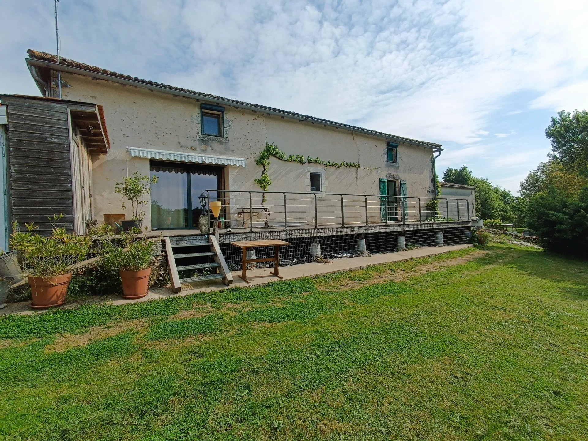 Exceptional location, 2 properties, a fishing pond and a business opportunity, Poitou-Charentes – France – BVI80731