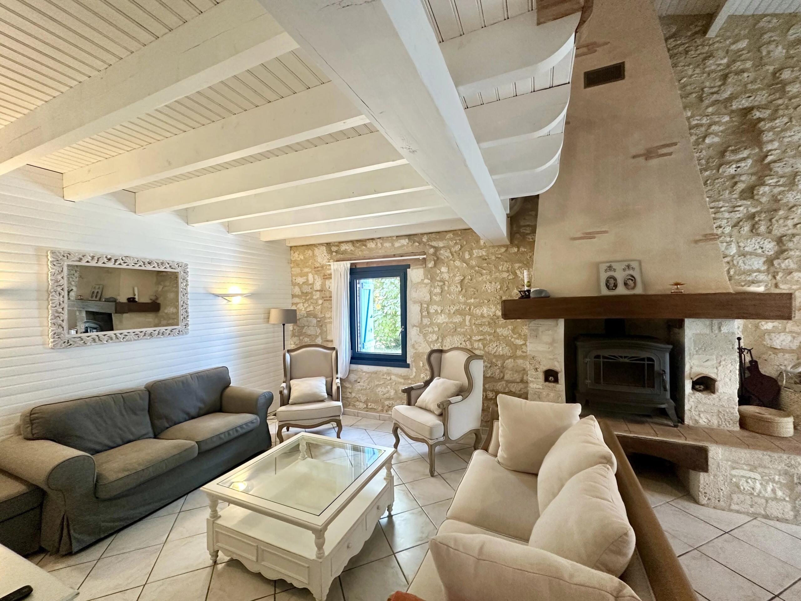 Stone 2 bedroom house with office, mezzanine, garage and outbuilding, Aquitaine – France – BVI81417