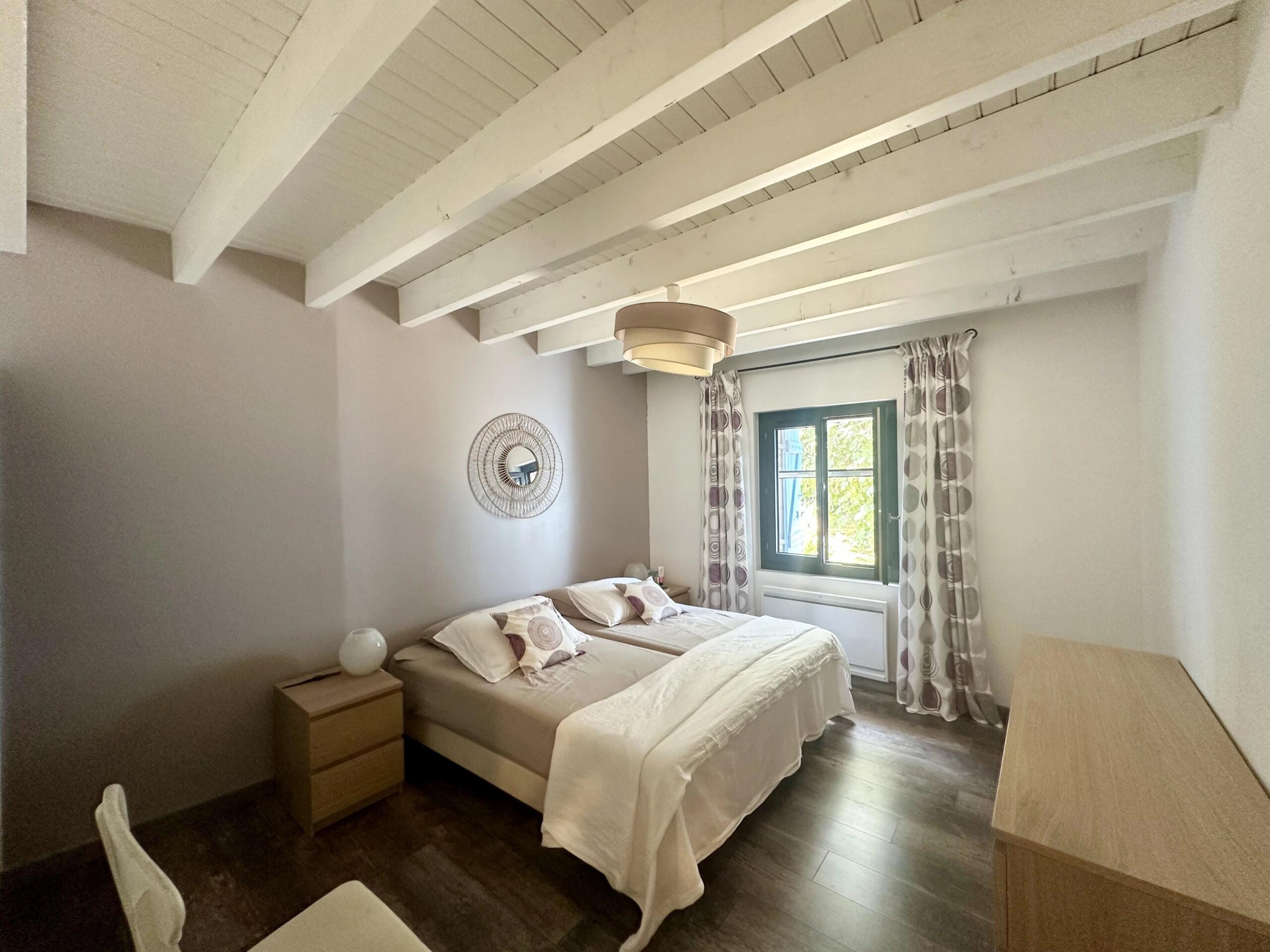 Stone 2 bedroom house with office, mezzanine, garage and outbuilding, Aquitaine – France – BVI81417