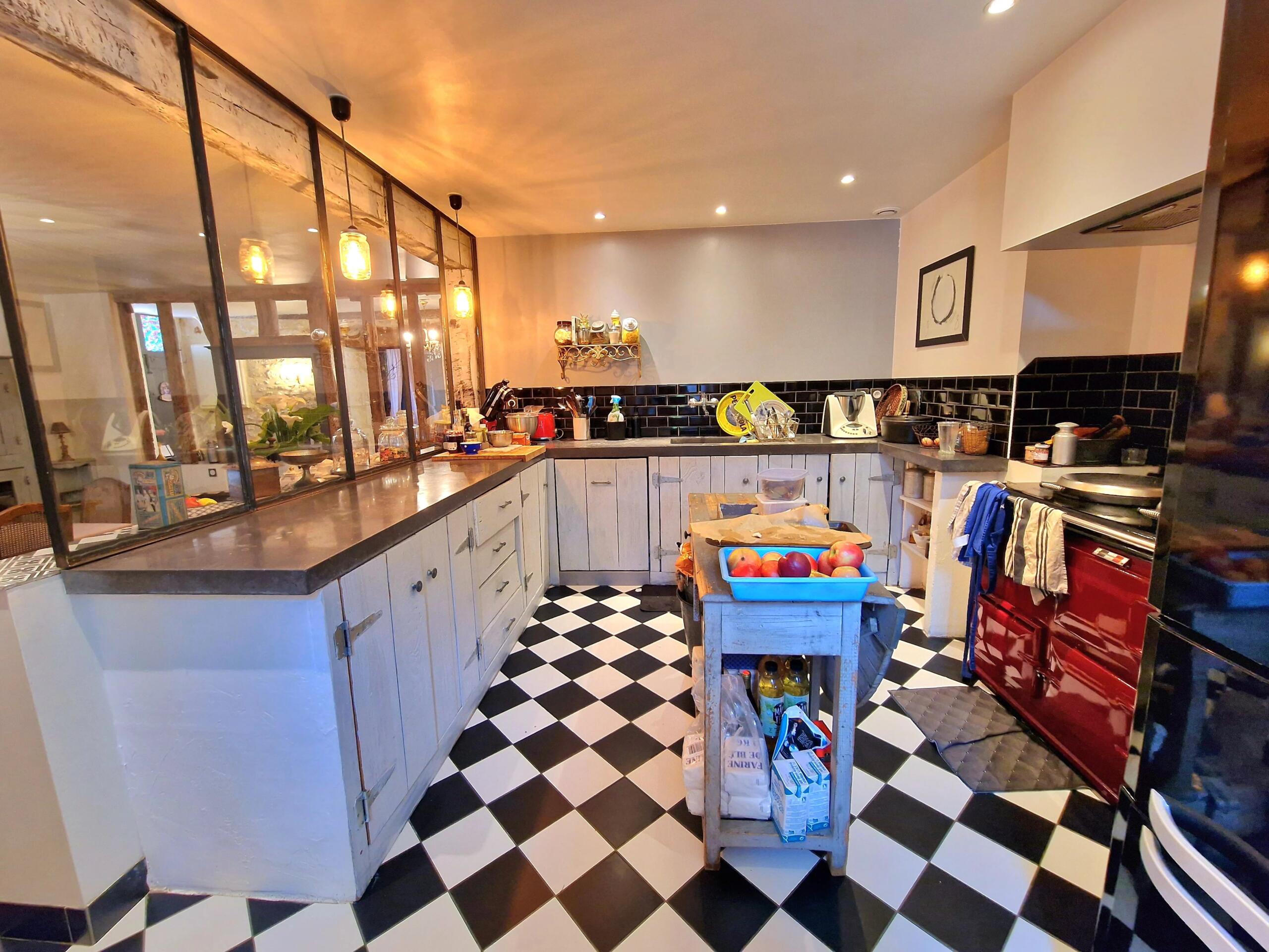 Magnificent property in the heart of a lively bastide town, Aquitaine – France – BVI68182