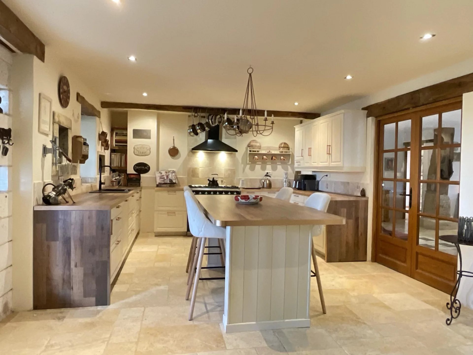 Stunning 6 bedroom barn conversion with countryside views, Aquitaine – France – BVI81945