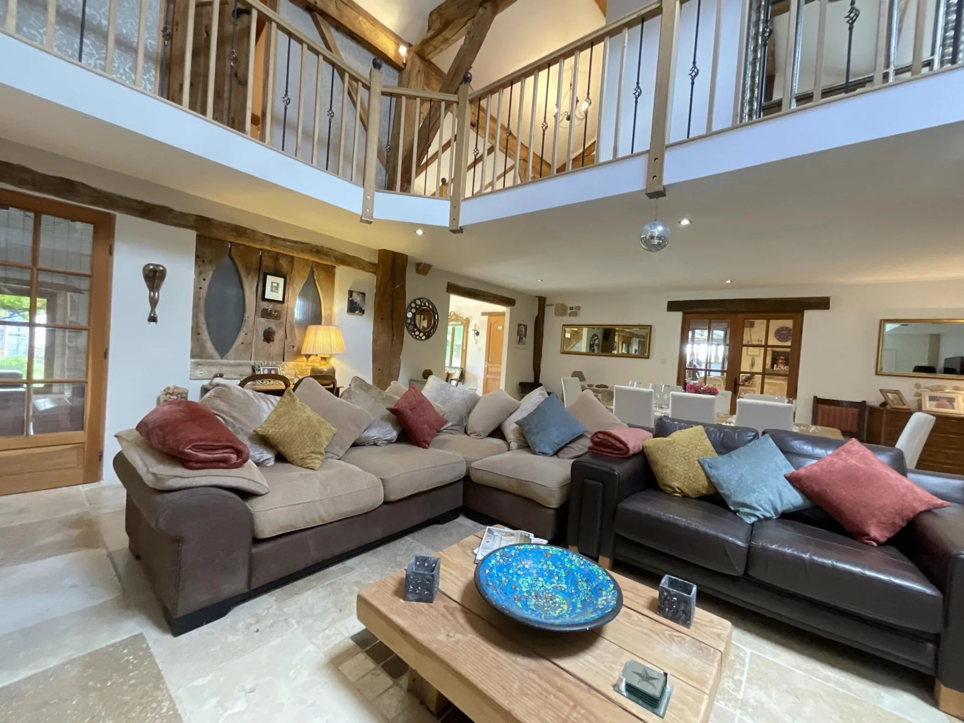 Stunning 6 bedroom barn conversion with countryside views, Aquitaine – France – BVI81945