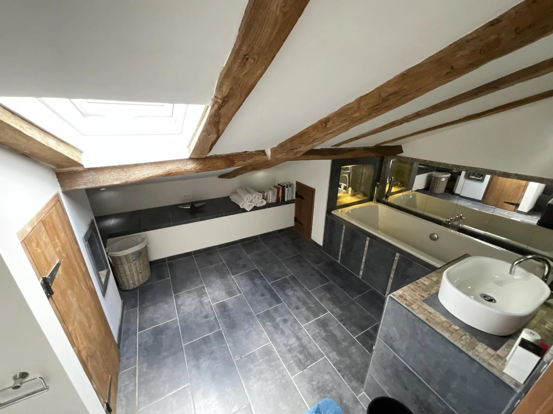 Stunning 6 bedroom barn conversion with countryside views, Aquitaine – France – BVI81945