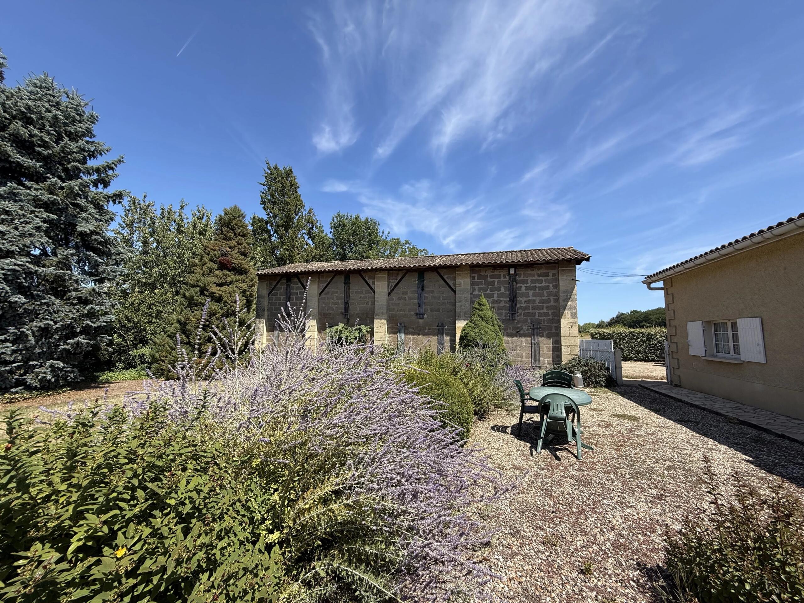 Stone house with outbuildings set in over 6 hectares, Aquitaine – France – BVI82023