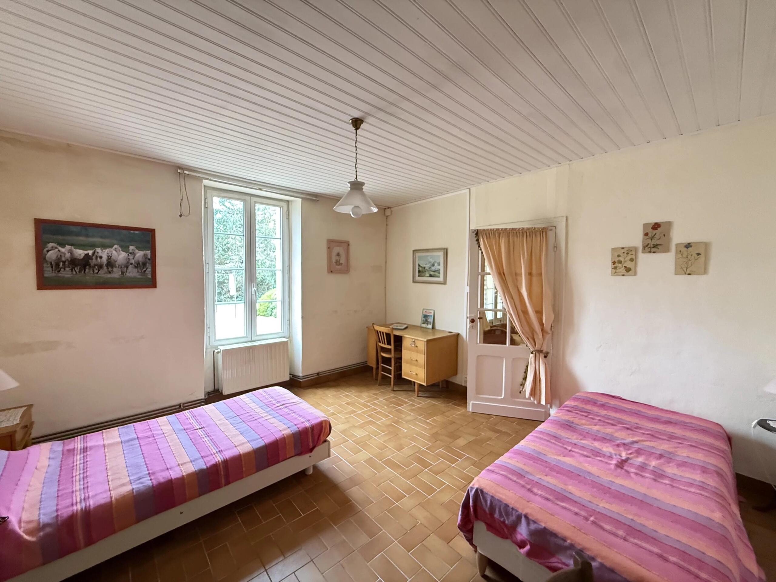 Stone house with outbuildings set in over 6 hectares, Aquitaine – France – BVI82023