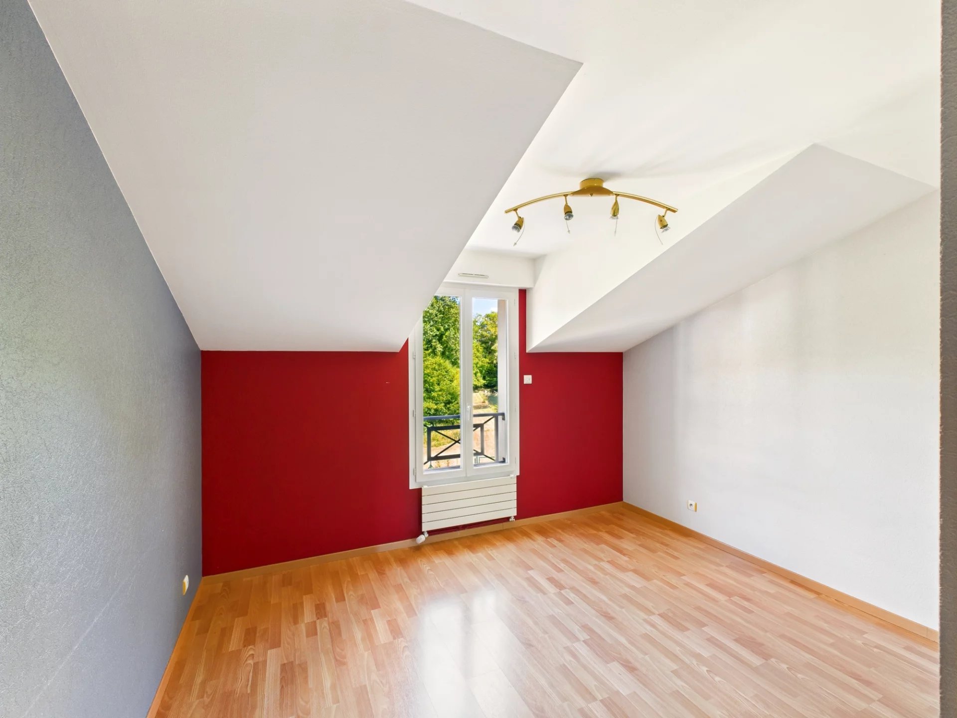 Modern 5-bed house with ground-floor bedroom on 8 ha with lake, Poitou-Charentes – France – BVI80847