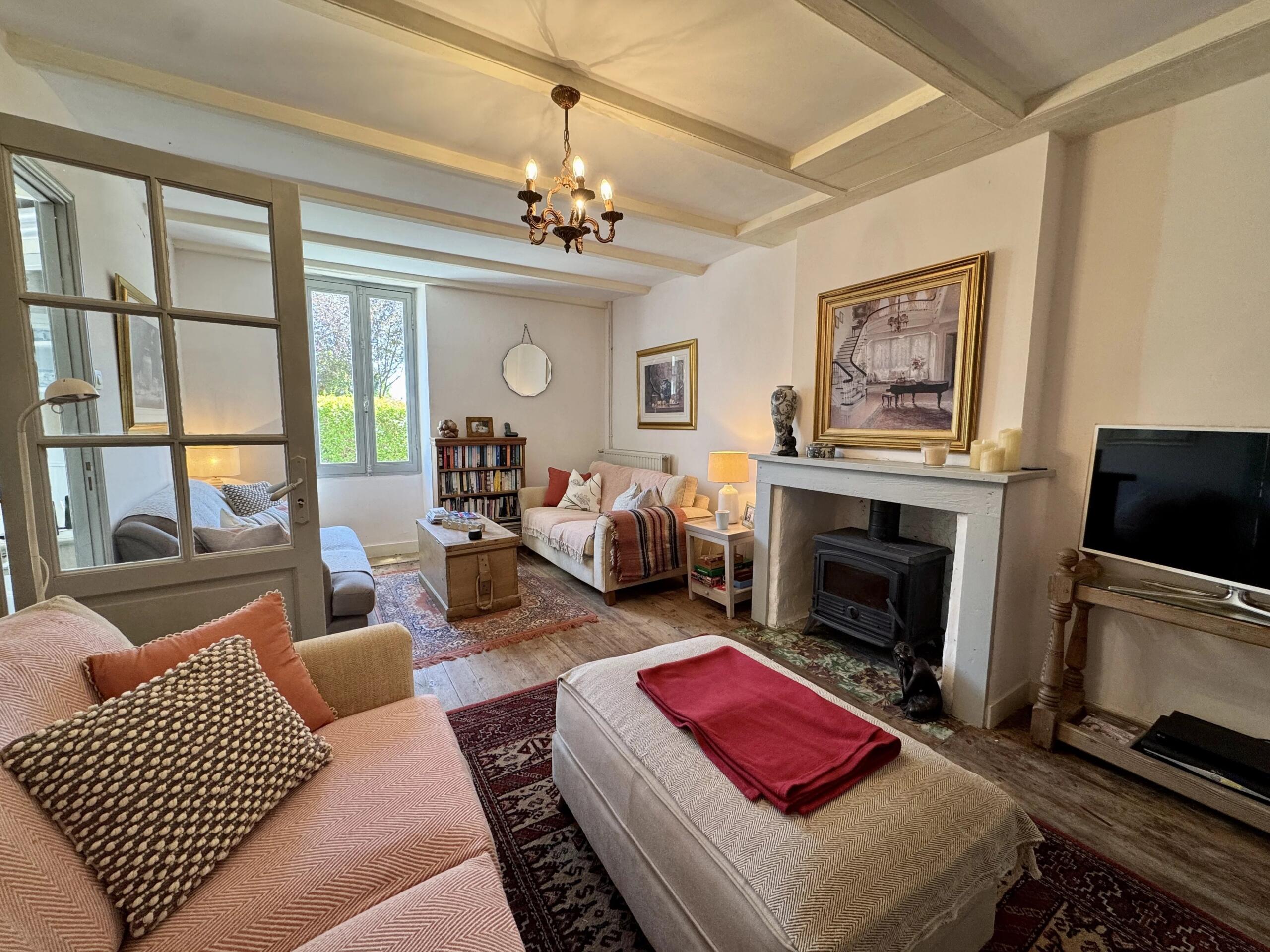 Pretty village house with heated pool, Aquitaine – France – BVI71227