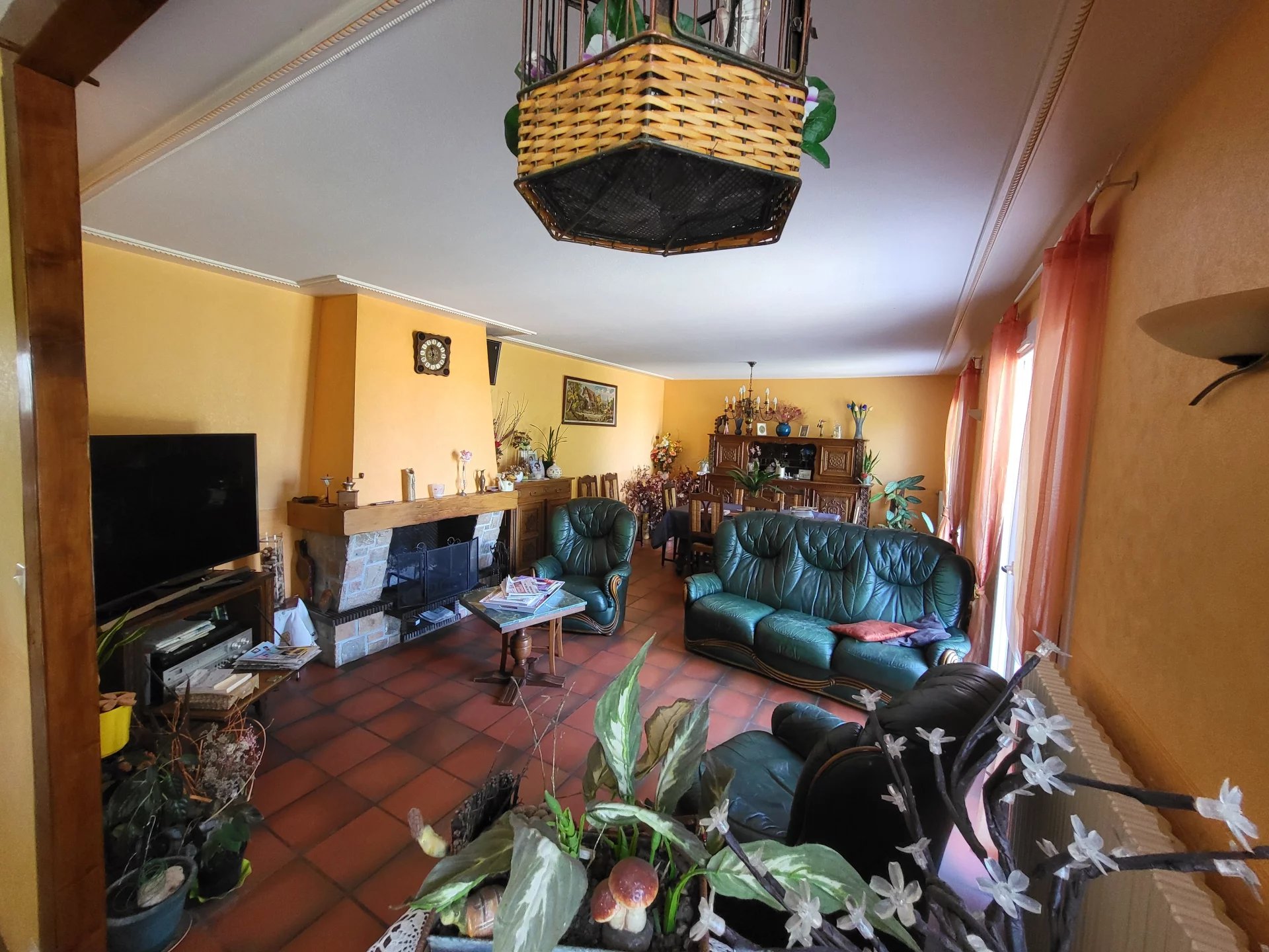 Spacious bungalow with large lower level, close to Jardres, Poitou-Charentes – France – BVI81363
