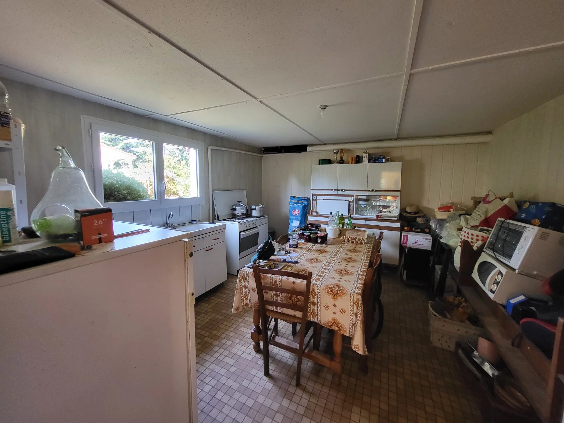 Spacious bungalow with large lower level, close to Jardres, Poitou-Charentes – France – BVI81363