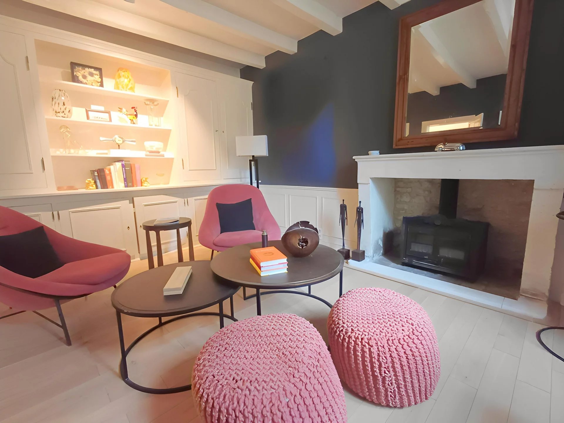 Impressive 7 bedroom stone manoir with guest house and stunning views, Poitou-Charentes – France – BVI81848