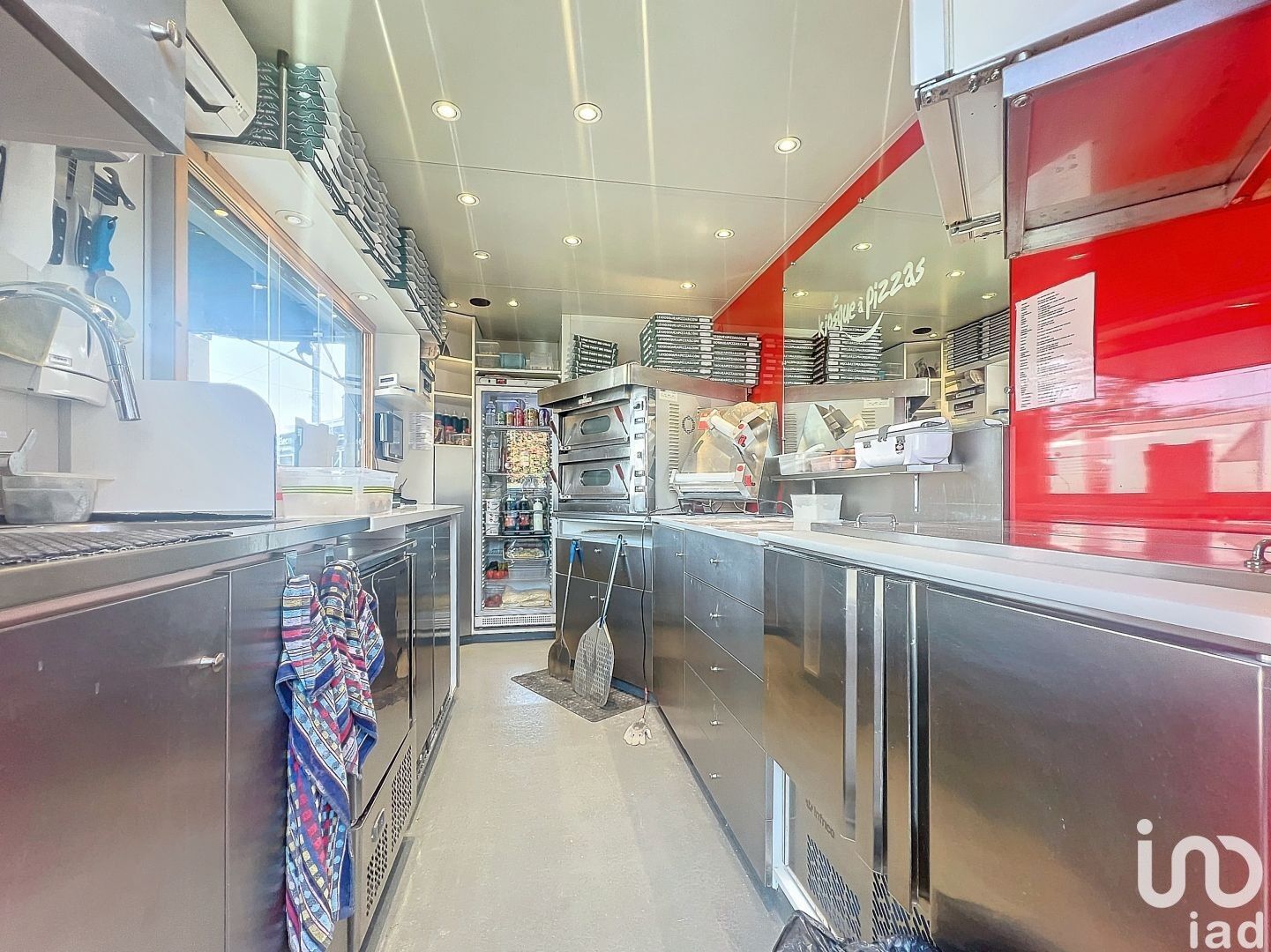 Local commercial in Marans, FR – 1674306