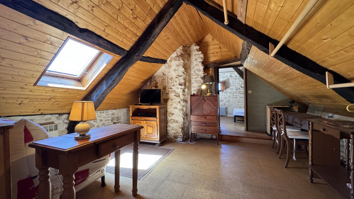 3 bedroom maison in Calvignac, Lot, France – 12032372106