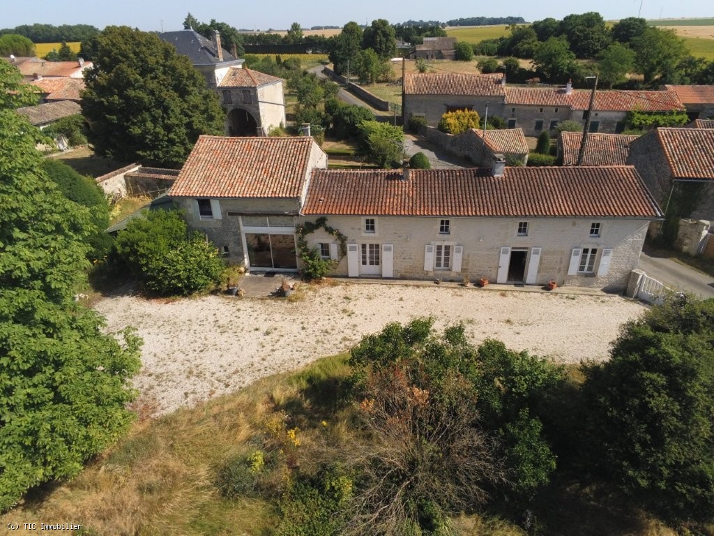 4 bedroom House in Villefagnan, France – r7325