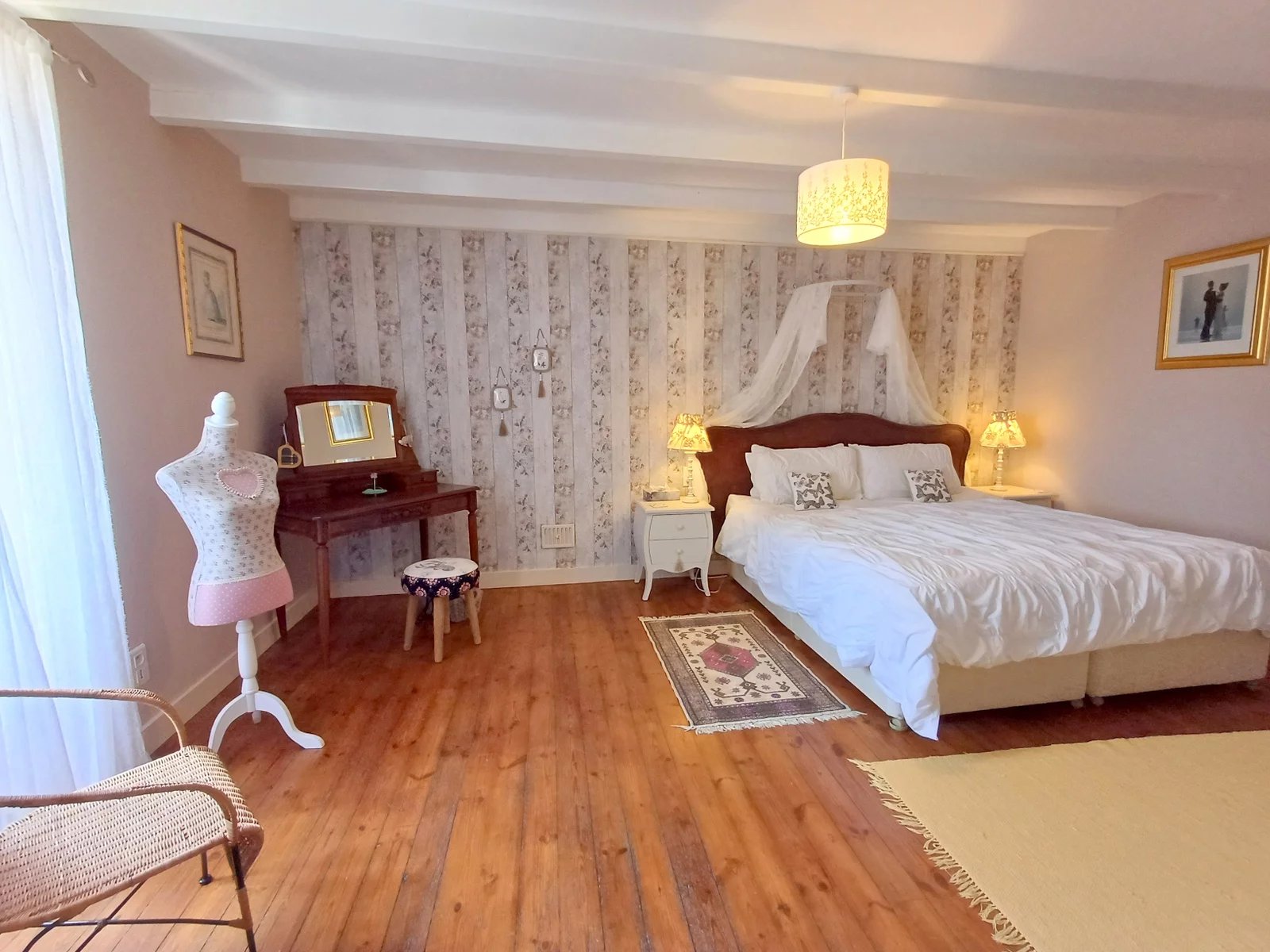 Exceptional 7-Bedroom Charentaise Home with Restored Pigeonnier guest suite, Stone Cottage to finish, Pool & Panoramic Views, Poitou-Charentes – France – BVI81438