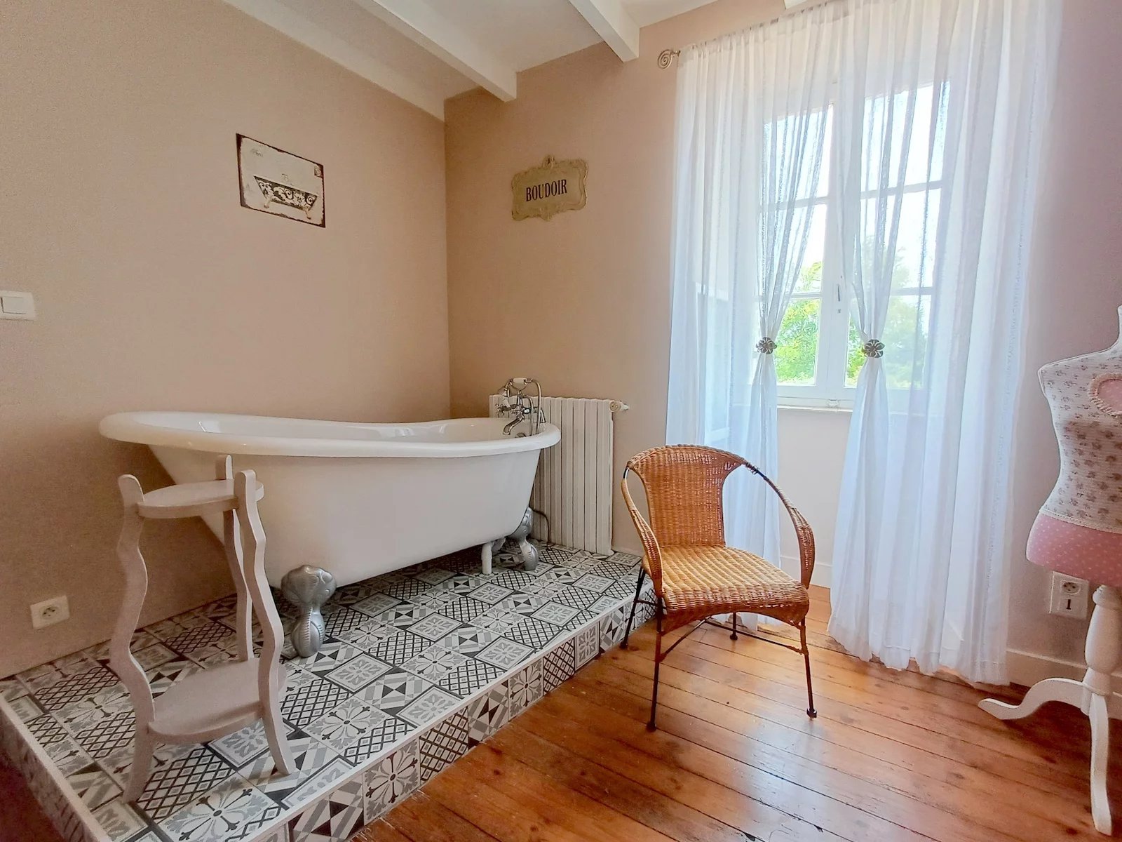 Exceptional 7-Bedroom Charentaise Home with Restored Pigeonnier guest suite, Stone Cottage to finish, Pool & Panoramic Views, Poitou-Charentes – France – BVI81438