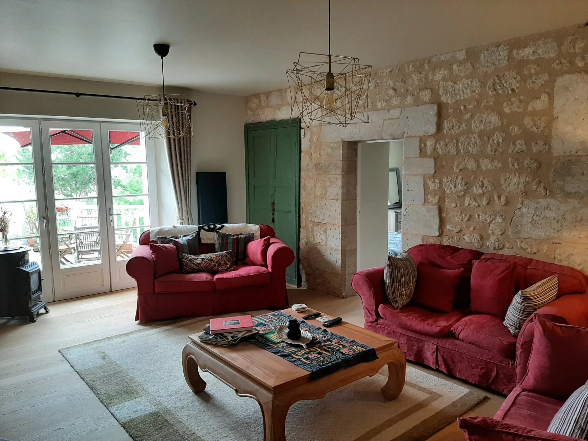 Immaculate 2 bed/2 bathroom property in Aubeterre with incredible views, Poitou-Charentes – France – BVI82069