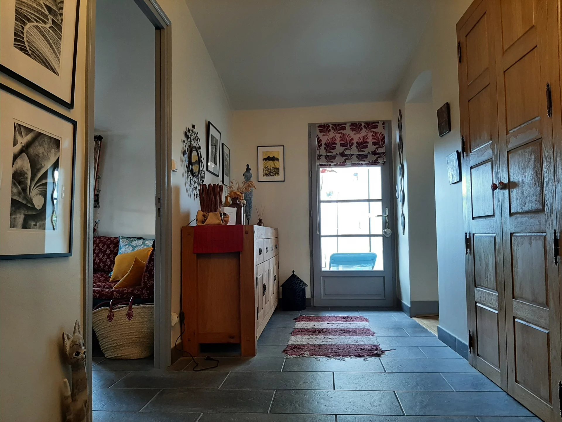 Immaculate 2 bed/2 bathroom property in Aubeterre with incredible views, Poitou-Charentes – France – BVI82069