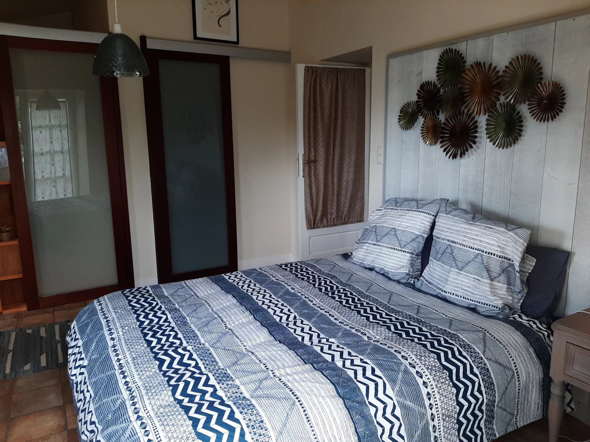 Immaculate 2 bed/2 bathroom property in Aubeterre with incredible views, Poitou-Charentes – France – BVI82069