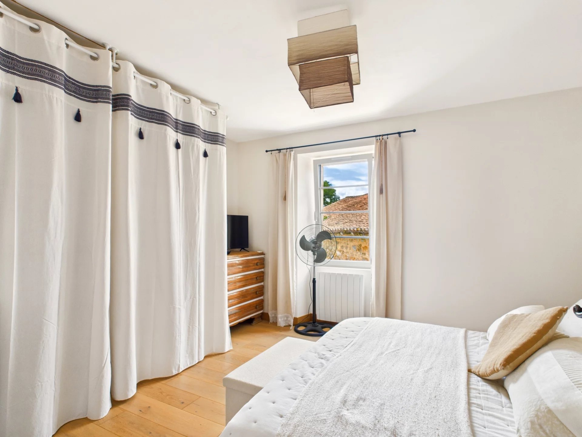 Beautiful village house close to shops, Aquitaine – France – BVI81878