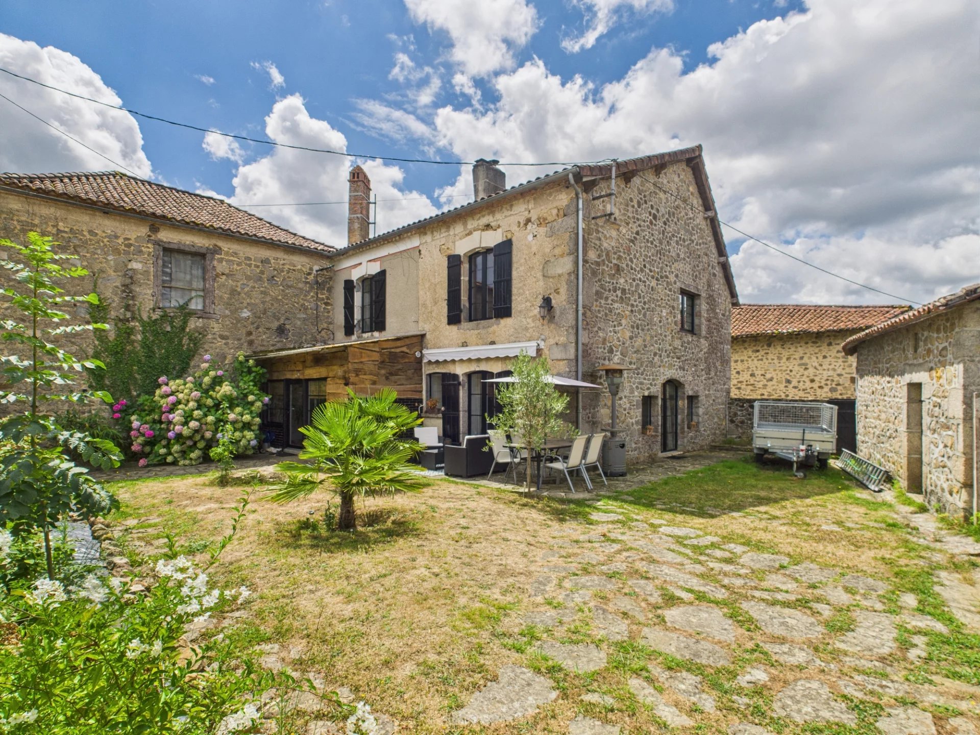 Beautiful village house close to shops, Aquitaine – France – BVI81878