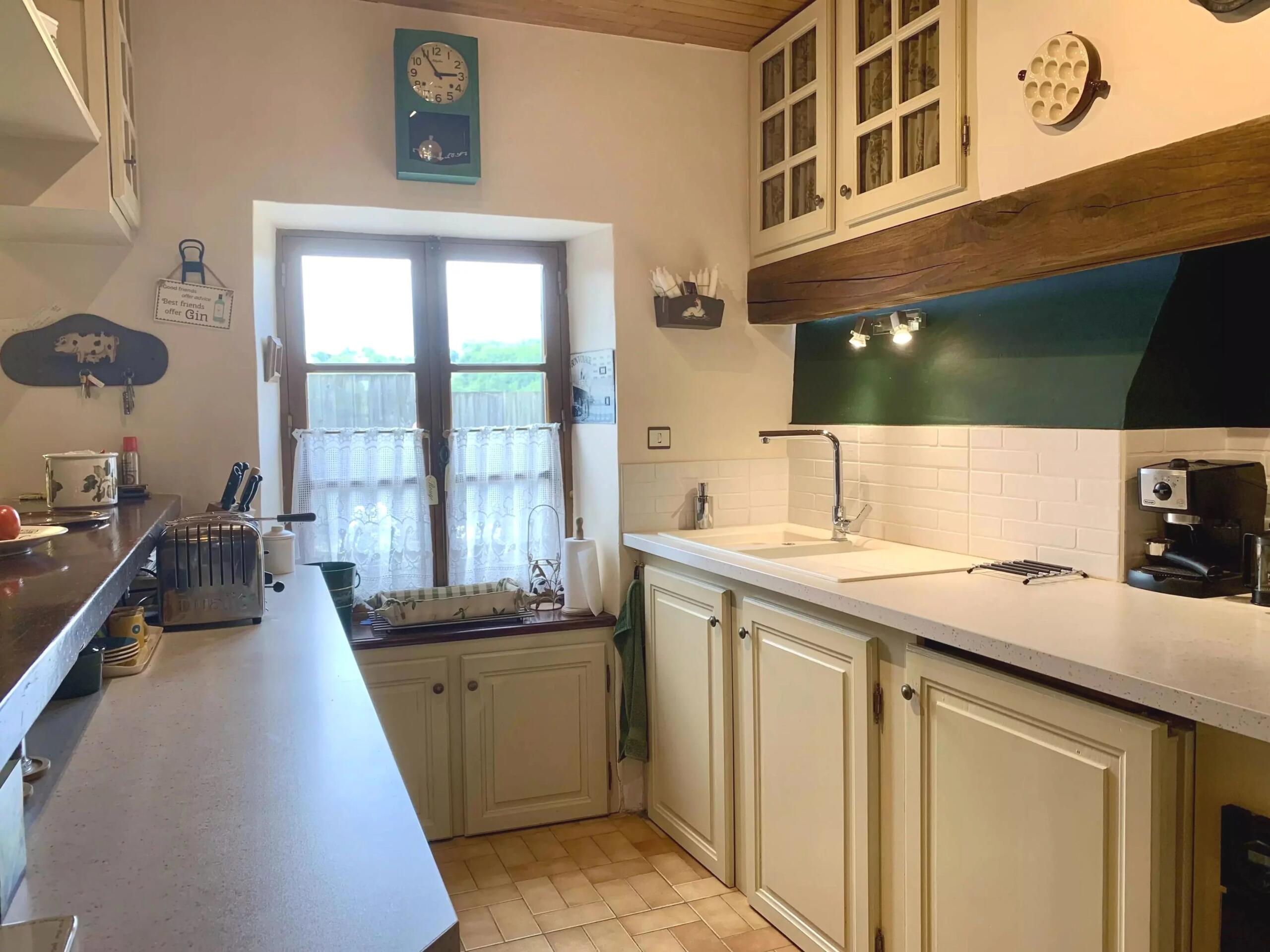 Well-presented 4-bedroom townhouse in Belvès, Aquitaine – France – BVI82055