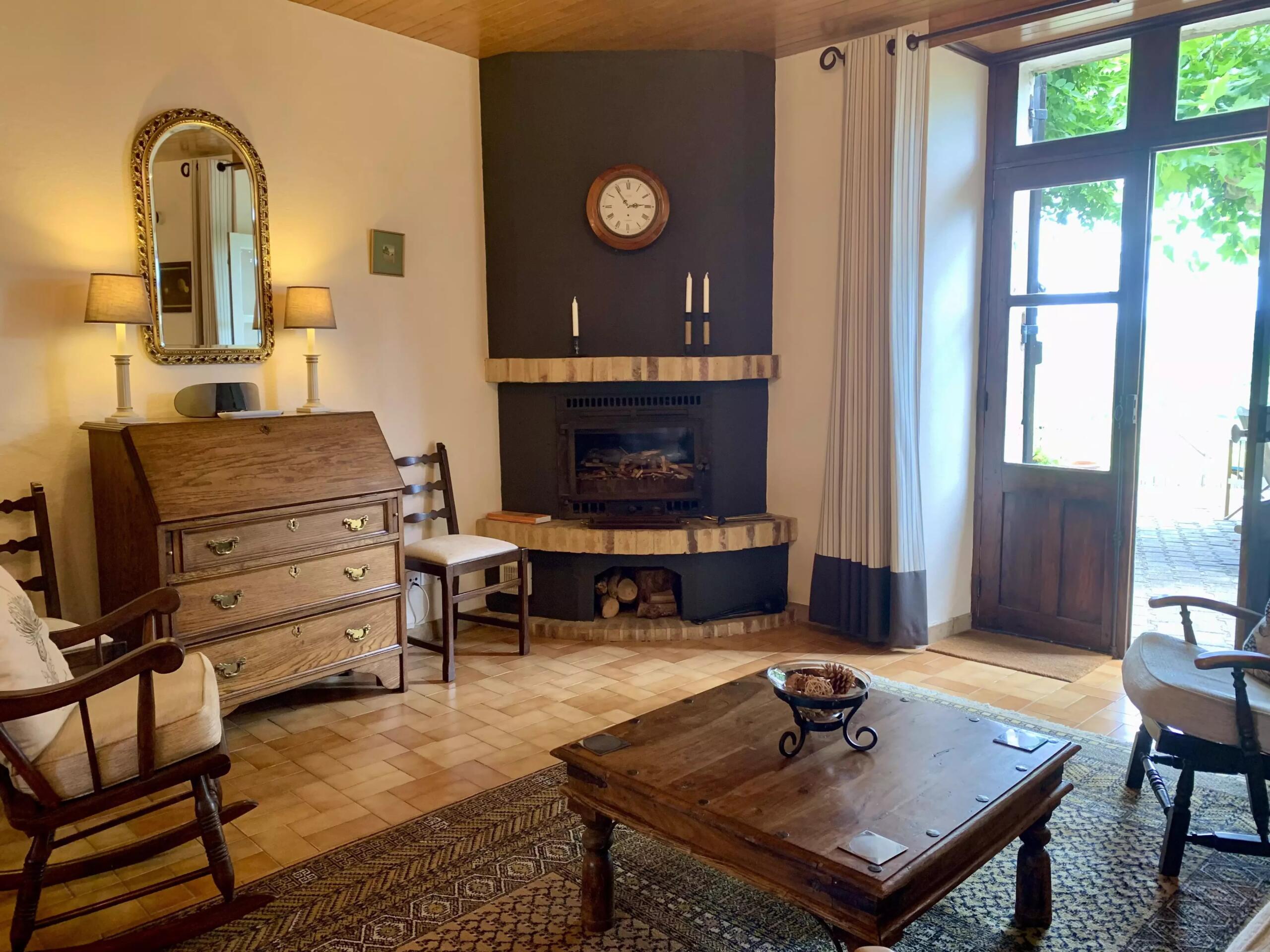 Well-presented 4-bedroom townhouse in Belvès, Aquitaine – France – BVI82055