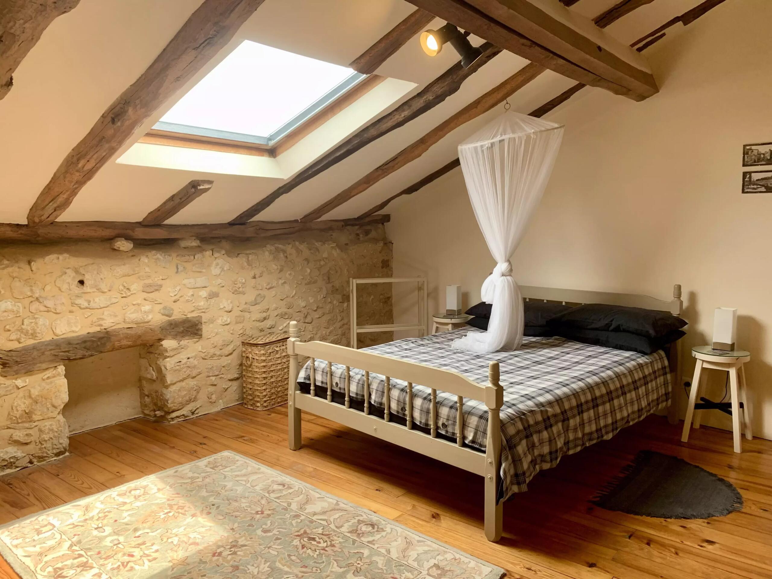 Well-presented 4-bedroom townhouse in Belvès, Aquitaine – France – BVI82055