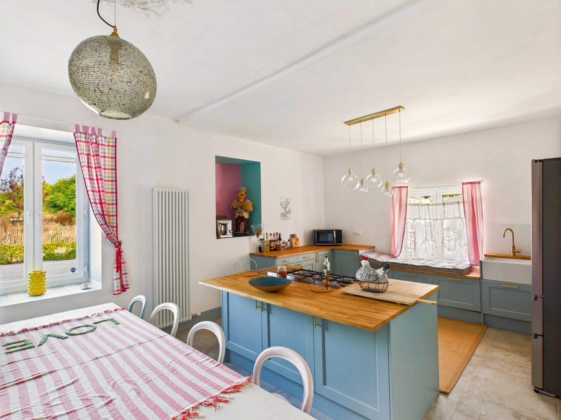 Charming Manor House, Poitou-Charentes – France – BVI81807