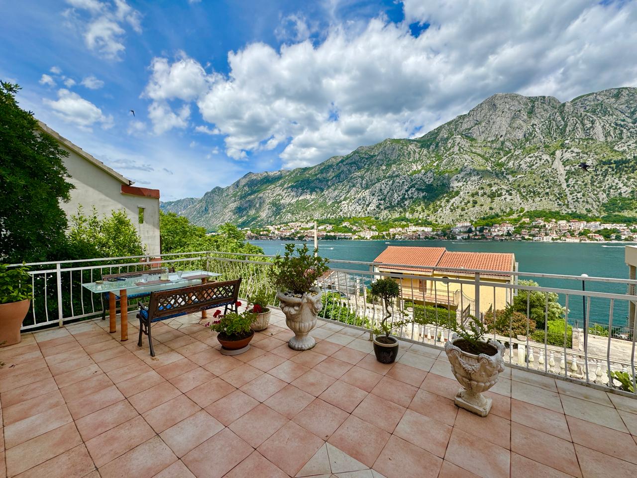 House for Sale in Muo Kotor – 6-Bedroom Villa with Sea View [382m²], Montenegro – MRENB88
