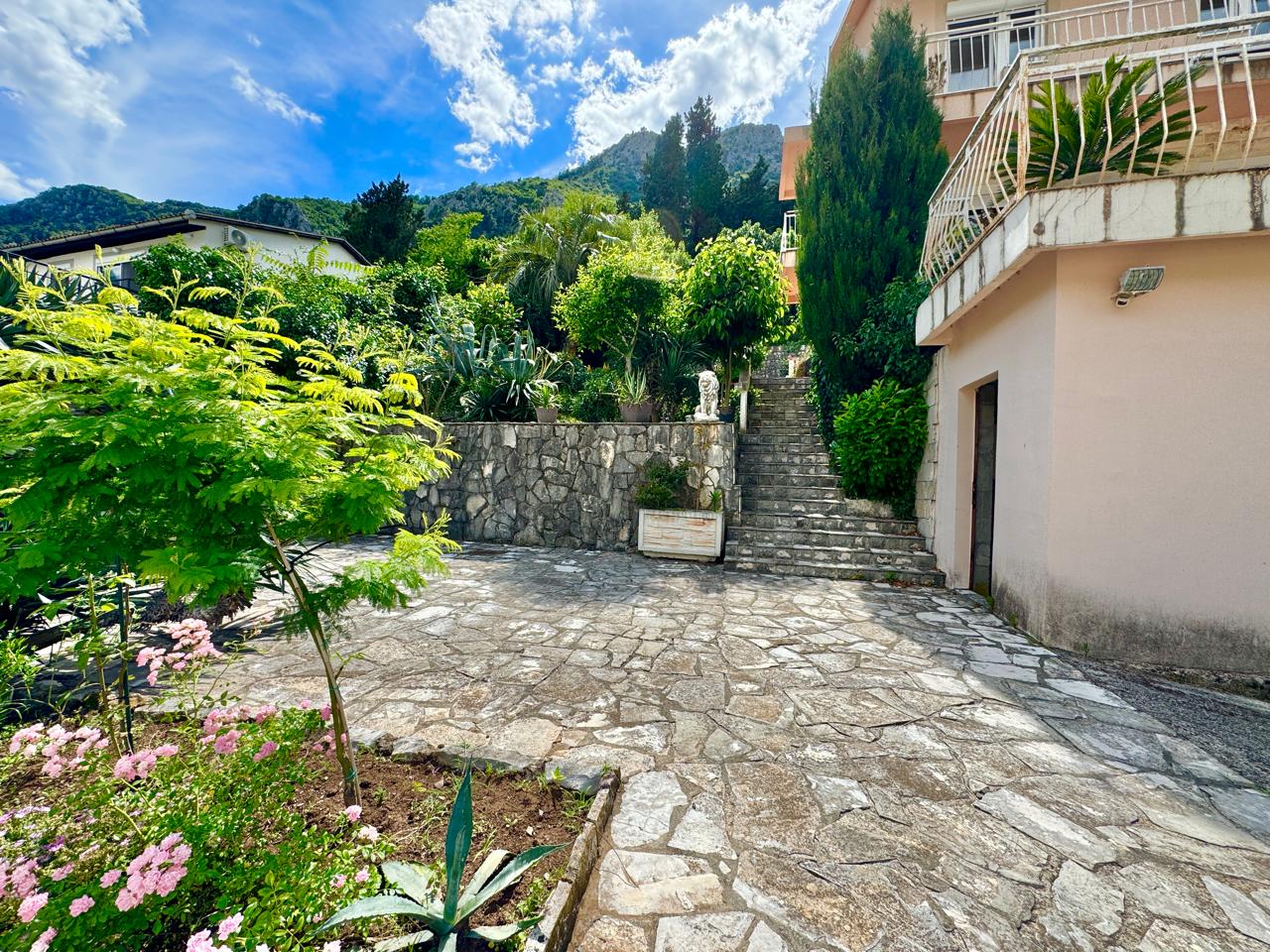 House for Sale in Muo Kotor – 6-Bedroom Villa with Sea View [382m²], Montenegro – MRENB88