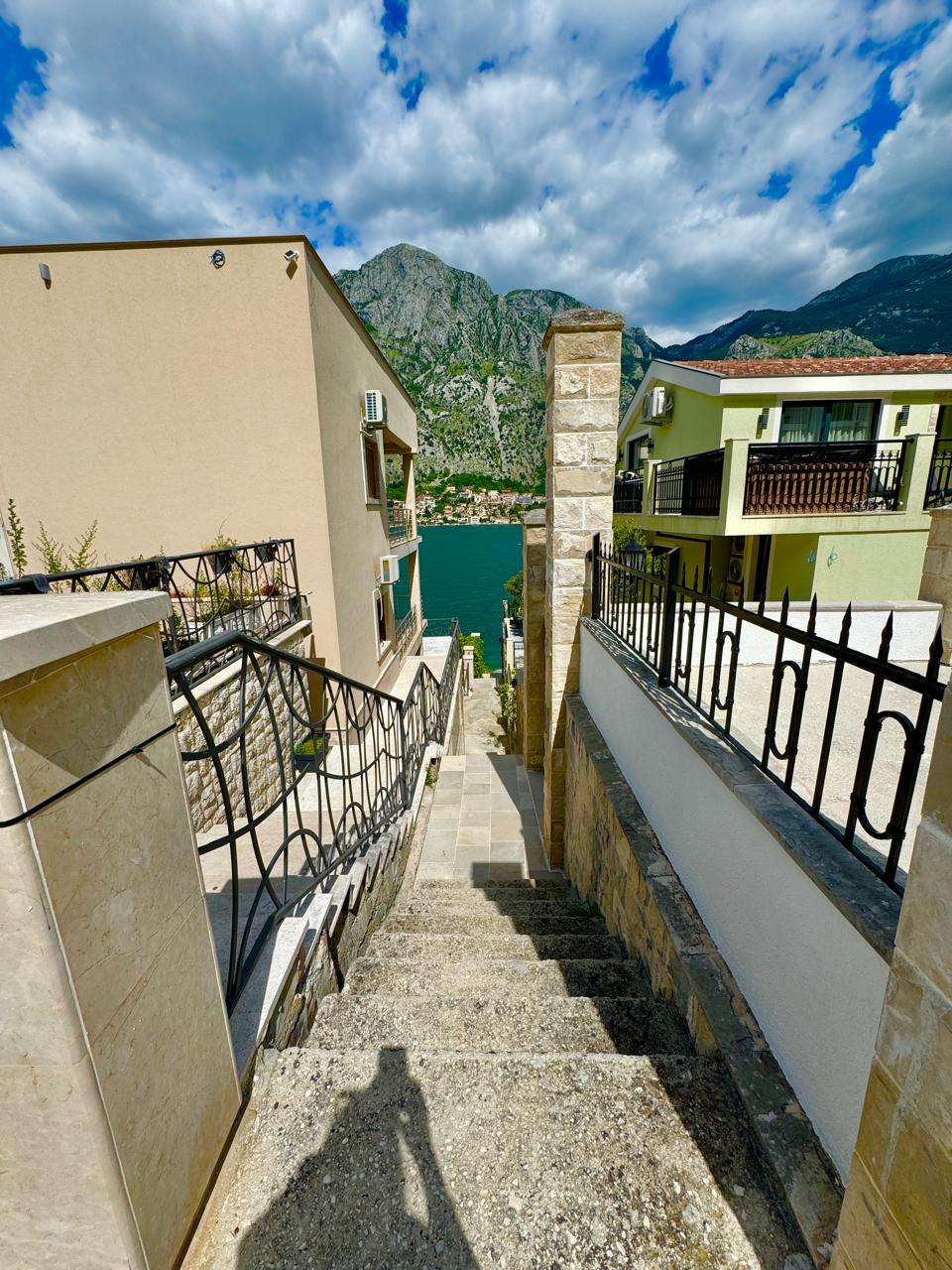 House for Sale in Muo Kotor – 6-Bedroom Villa with Sea View [382m²], Montenegro – MRENB88