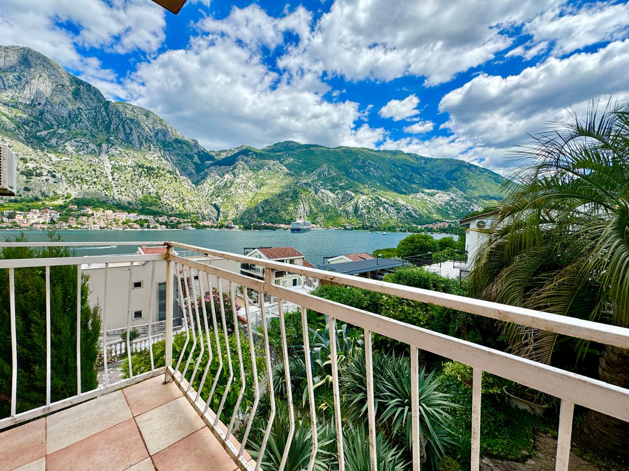 House for Sale in Muo Kotor – 6-Bedroom Villa with Sea View [382m²], Montenegro – MRENB88
