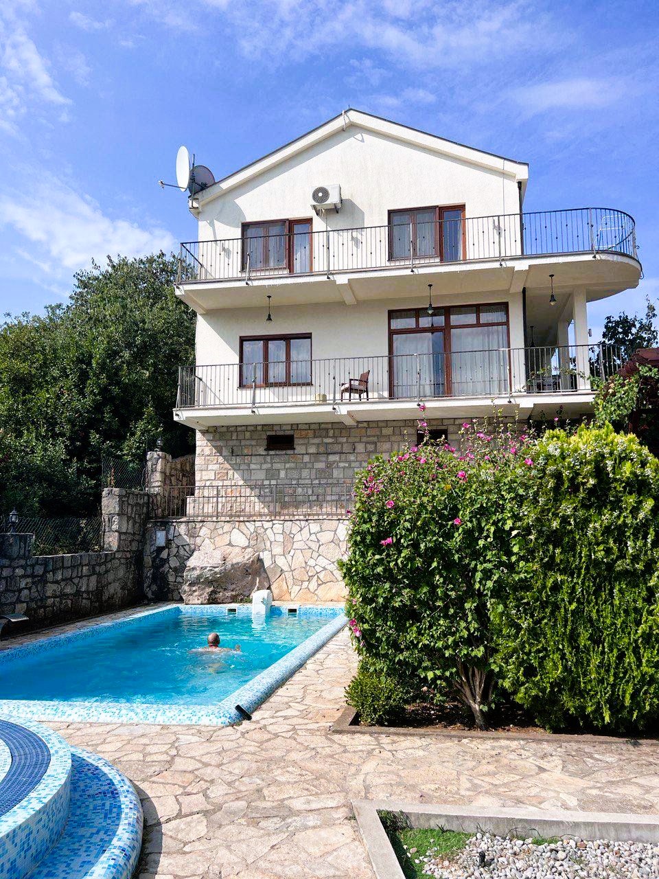 Townhouse with Sea View in Vranovici – 140m², Pool, Sauna, Montenegro – MREMON-01