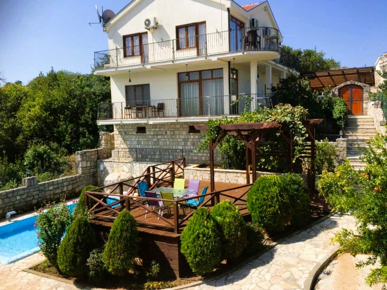 Townhouse with Sea View in Vranovici – 140m², Pool, Sauna, Montenegro – MREMON-01