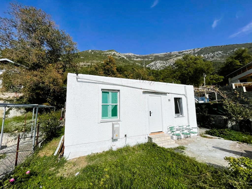 House for Sale in Sutomore – 50m², Expandable, Sea View, Parking,  – MREALE92