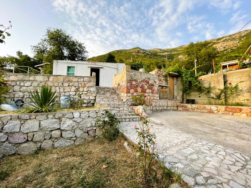 House for Sale in Sutomore – 50m², Expandable, Sea View, Parking,  – MREALE92